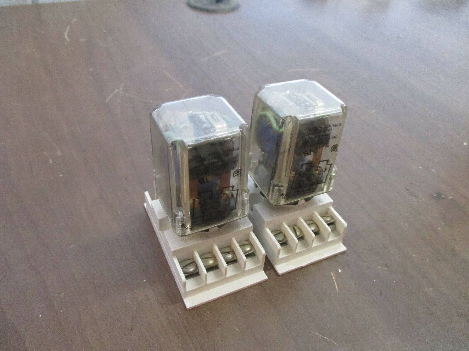 Deltrol Controls Relay 105A 10A DPDT 120V Coil w/ Base *Lot of 2* Used