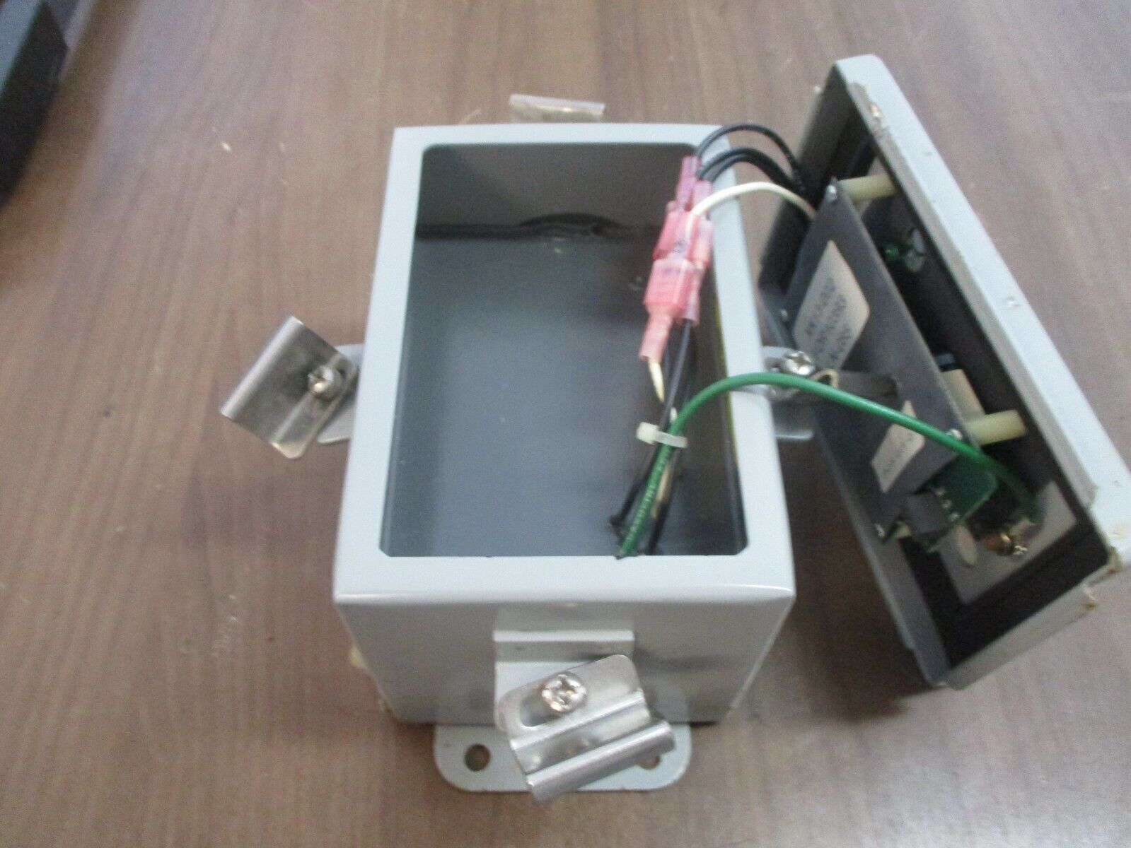 Innovative Technology The IT Protector P-Plus Surge Suppressor P-3Y 120/208A+C