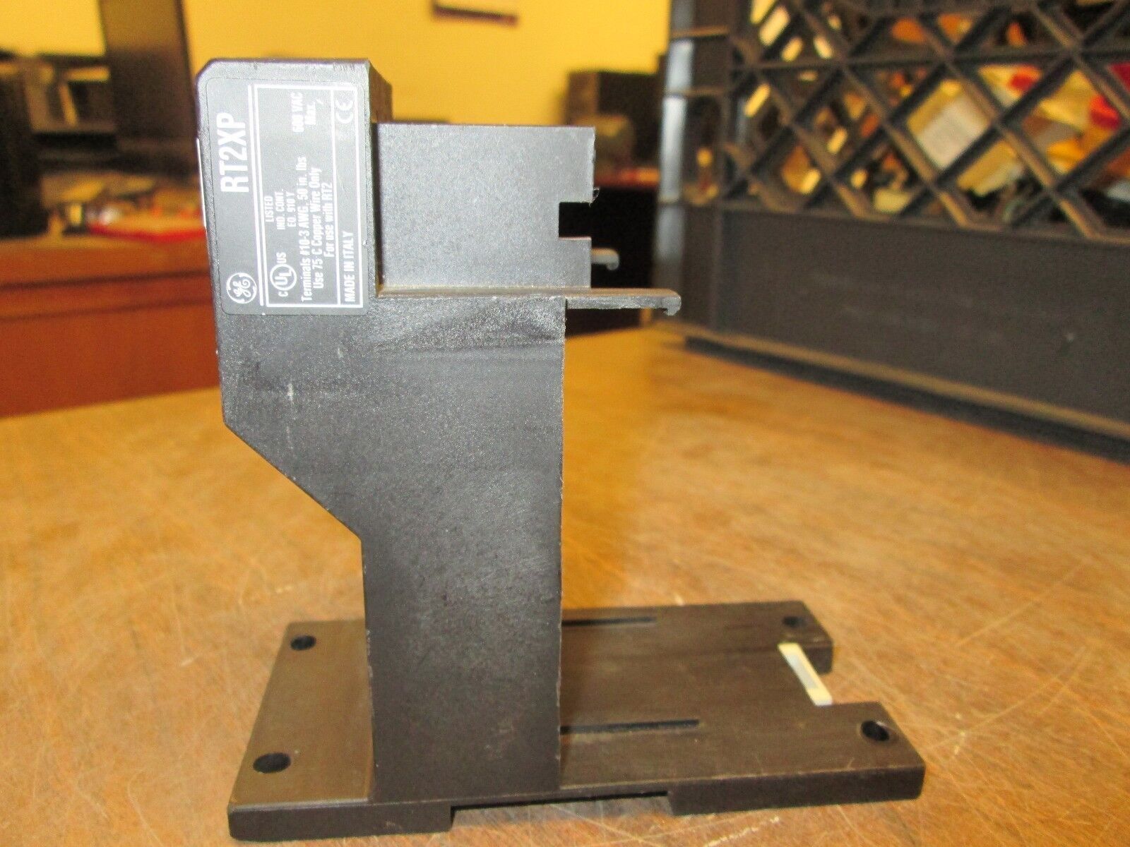 GE Overload Relay Base Adapter RT2XP 600V Used