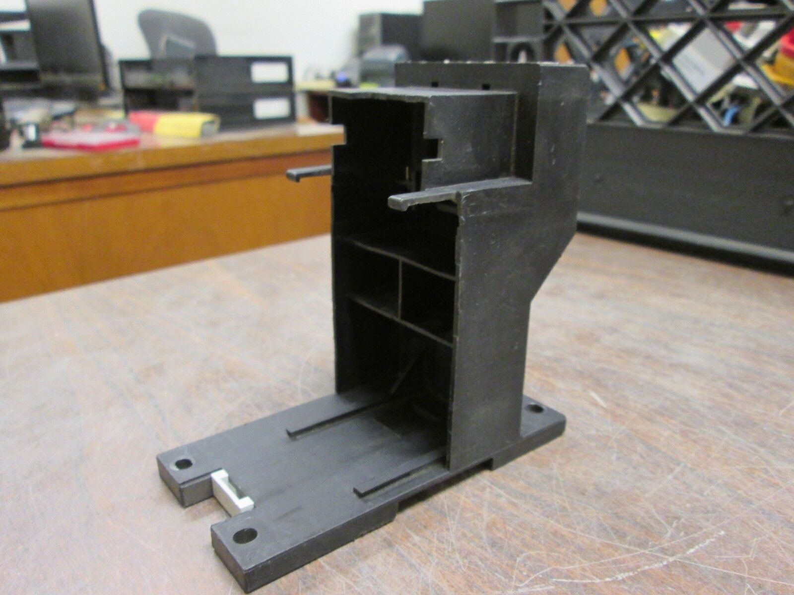 GE Overload Relay Base Adapter RT2XP 600V Used