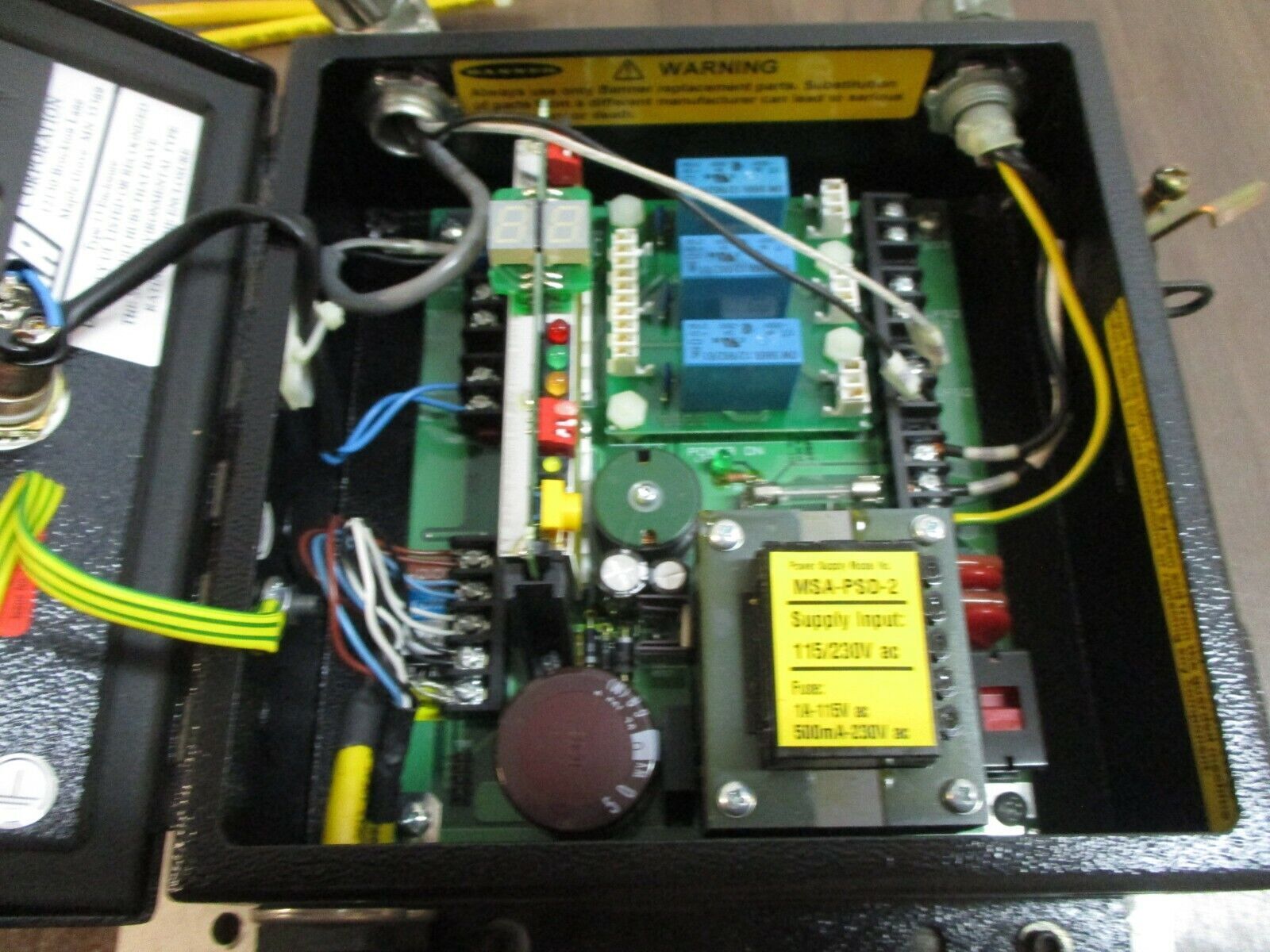 Banner Mini-Screen Control Box MSCD-2 115/230V 50/60Hz 500/250mA Used