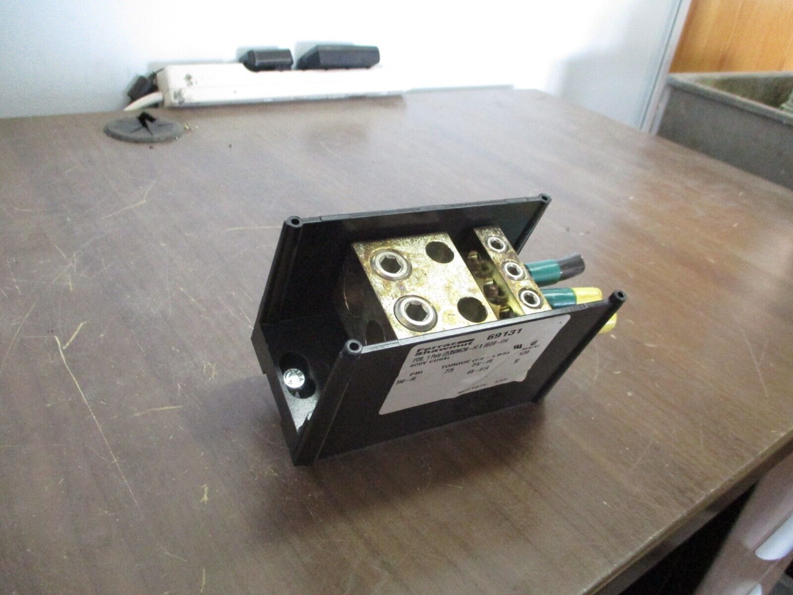 Ferraz Shawmut Power Distribution Block 69131 Load (6): 2/0-#14 600V 1P Used