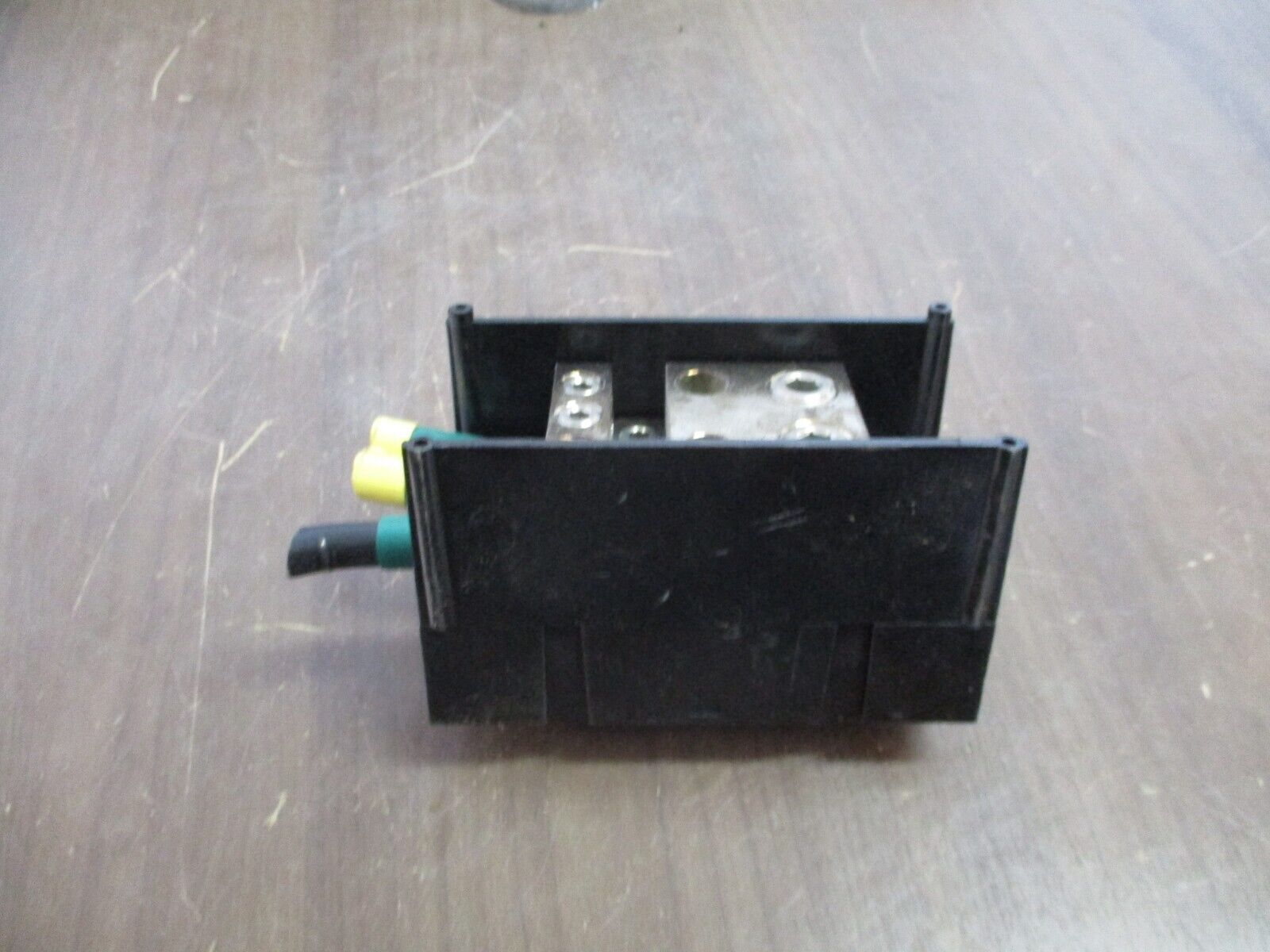 Ferraz Shawmut Power Distribution Block 69131 Load (6): 2/0-#14 600V 1P Used