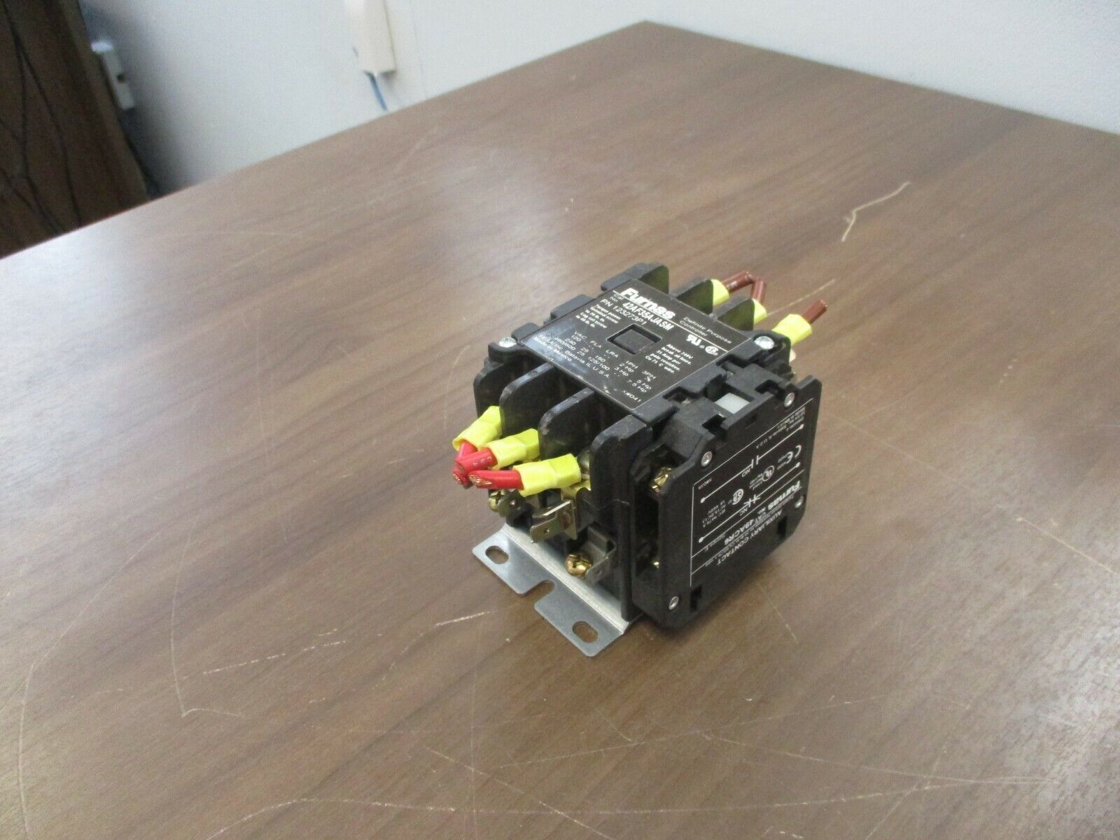 Furnas Contactor 42AF35AJASM 24V Coil 25A 600V w/ Aux Contact Used