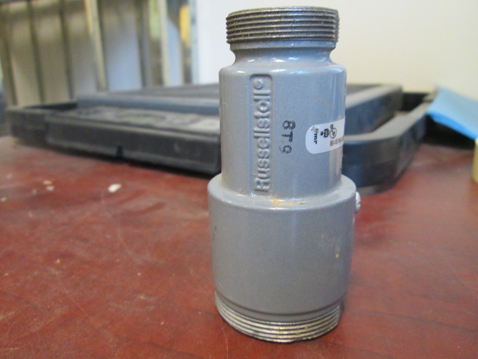 Russellstoll Connector 3913U-2 15A 250V Open End Used