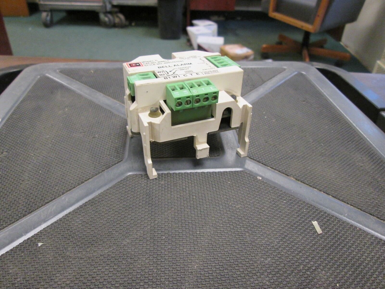 Cutler-Hammer Bell Alarm 4D01751C01 WBE11 120 V. 50/60 Hz Model C Used