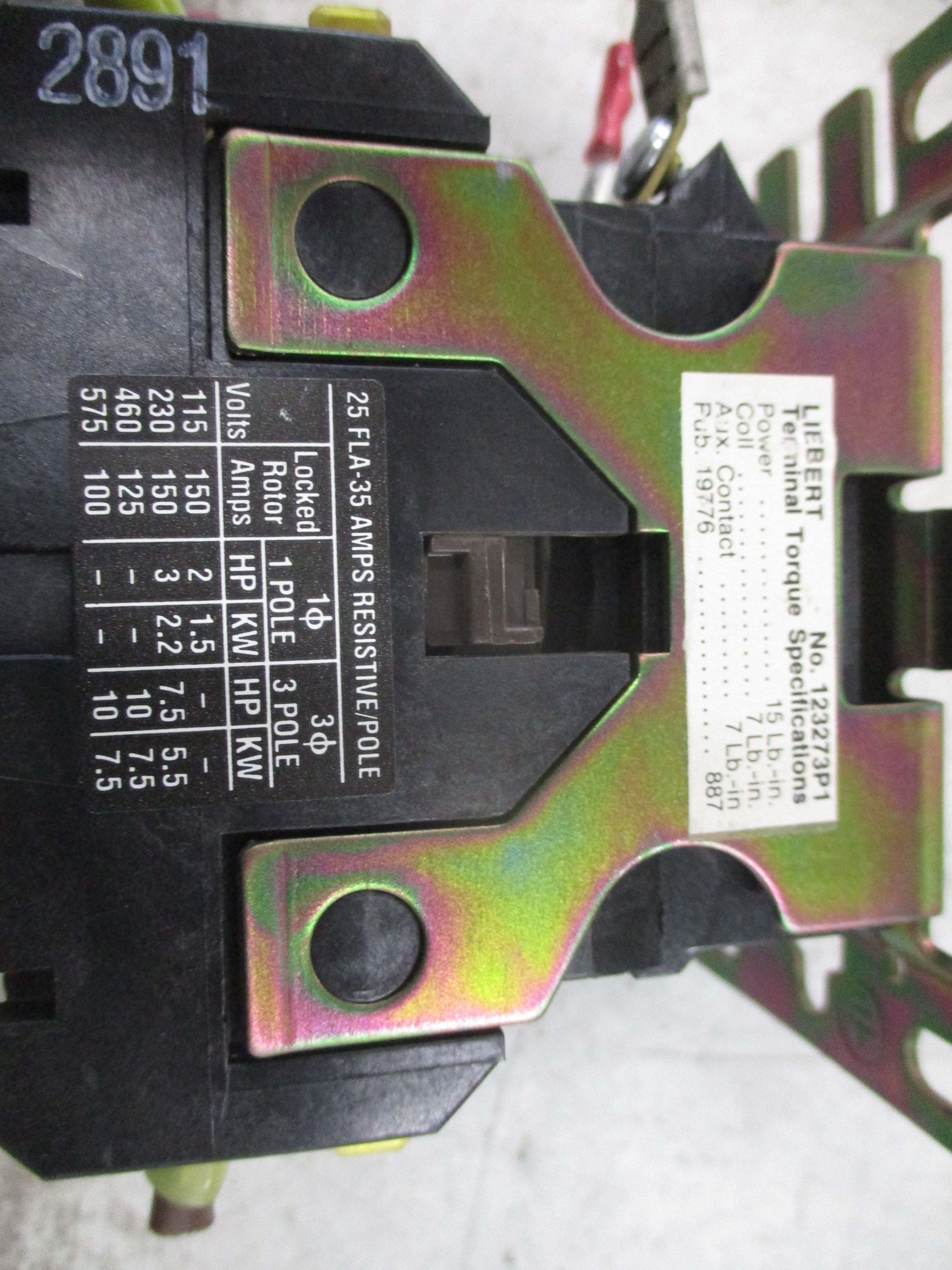 Cutler-Hammer Contactor C25DNB325 24V Coil 25A 575V w/Aux Contact Used