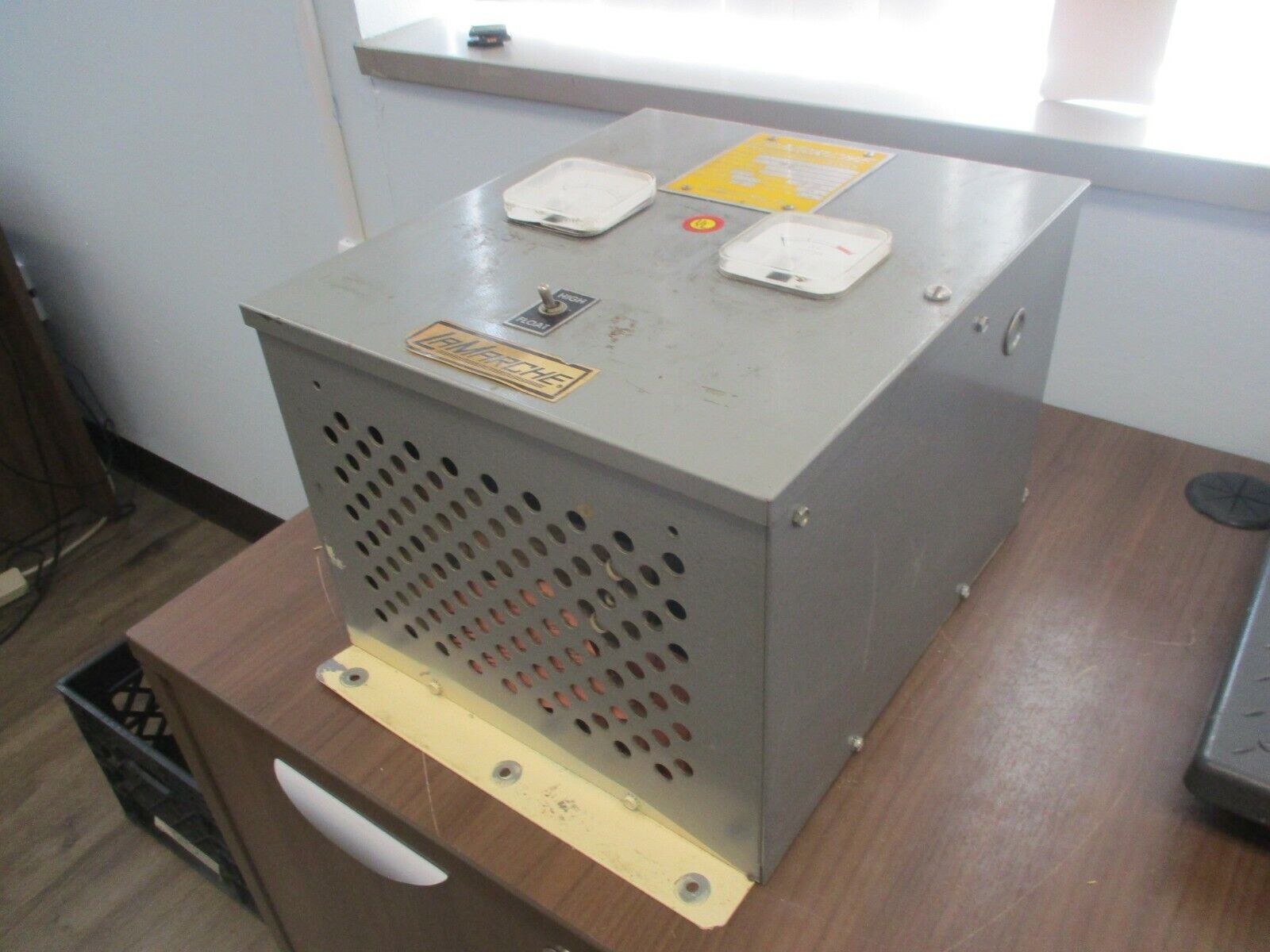 La Marche ConstaVolt Float Battery Charger A46-10-24V *Broken Volt Meter* Used