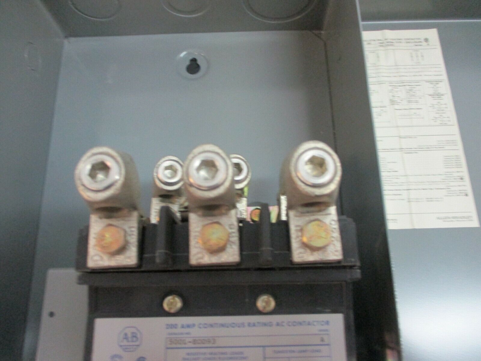 Enclosed Lighting Contactor 500L-EAD93 Ser.B 115-120V Coil 200A 600V Used