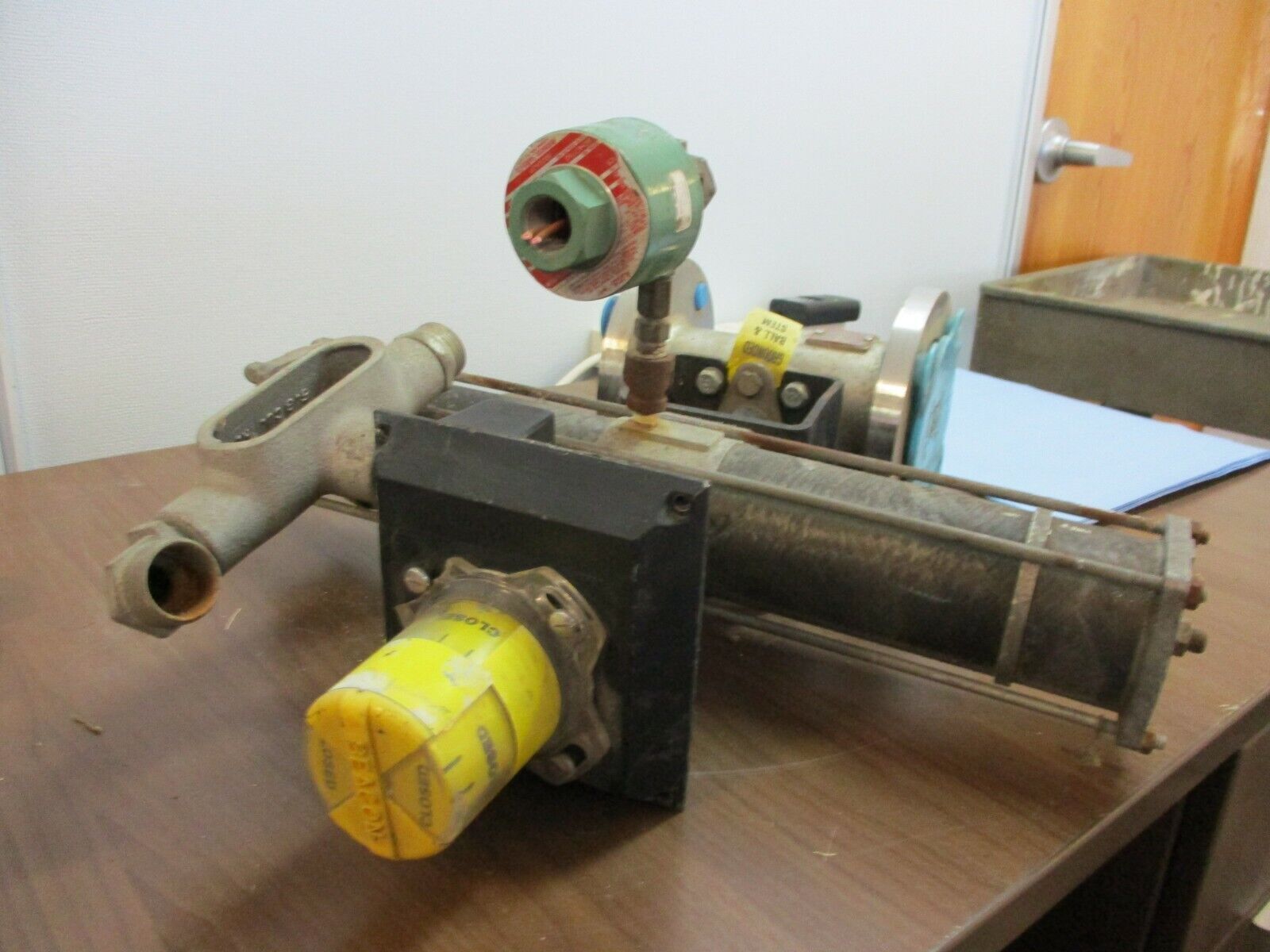 Conbraco Actuated Valve 8TA1C801 Body: CF8M Ball/Stem: 316SS Seat: RPTPE Used