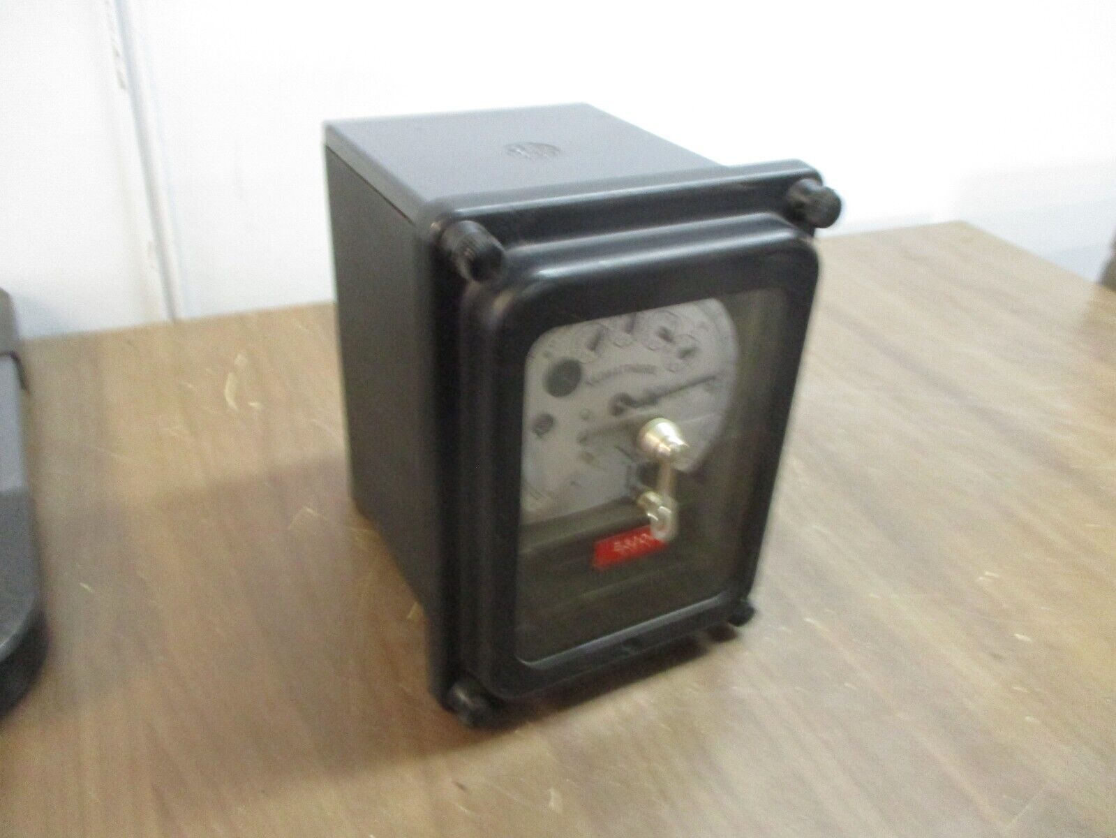 GE DSM-63 Kilowatthour Meter 700X64G682 120V 3Ph 60Hz Used