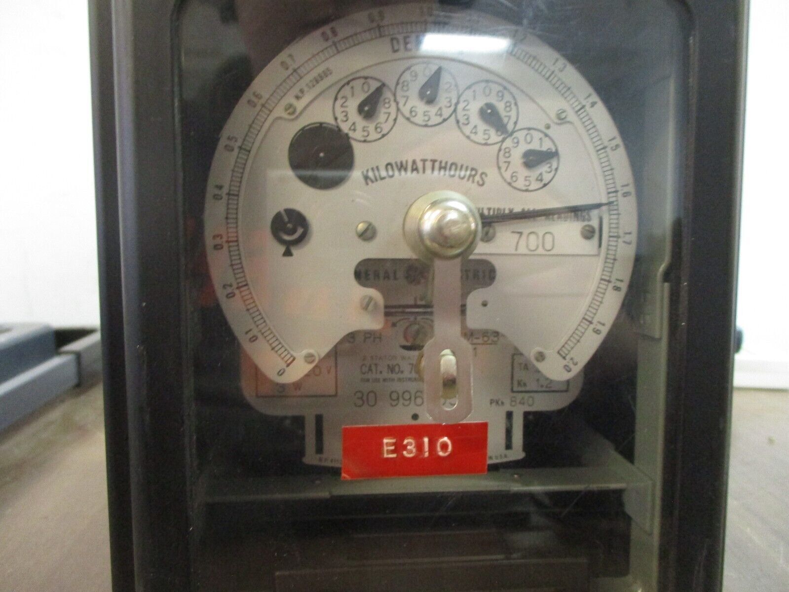 GE DSM-63 Kilowatthour Meter 700X64G682 120V 3Ph 60Hz Used