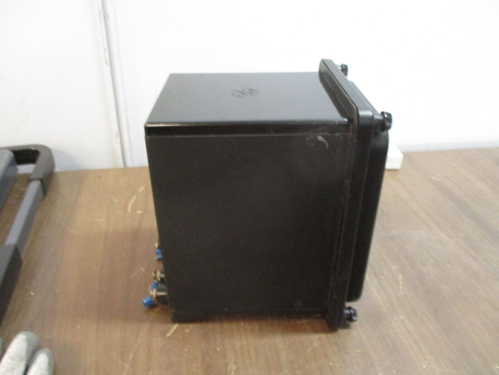 GE DSM-63 Kilowatthour Meter 700X64G682 120V 3Ph 60Hz Used