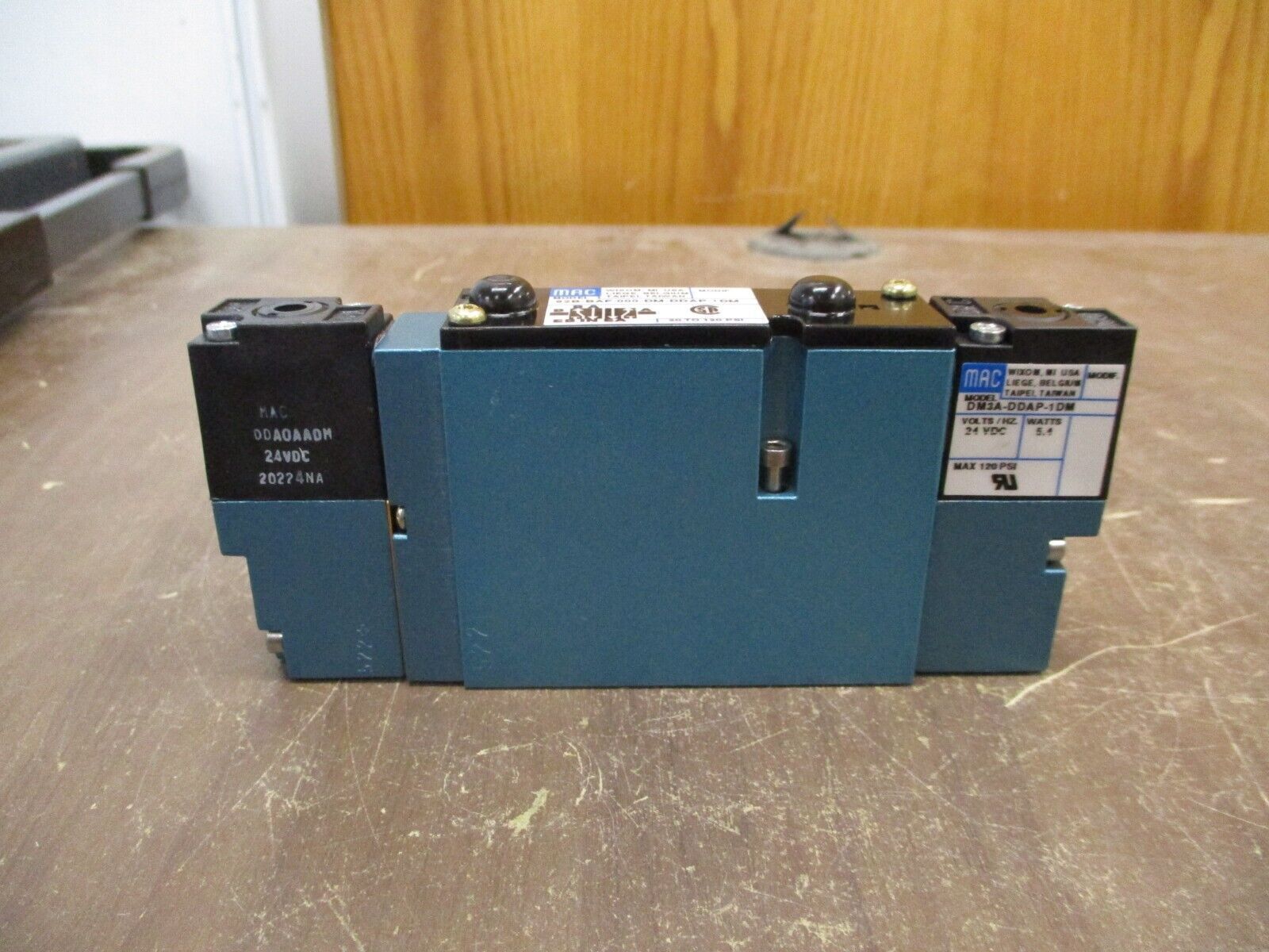 MAC Solenoid Valve 92B-BAF-000-DM-DDAP-1DM New Surplus