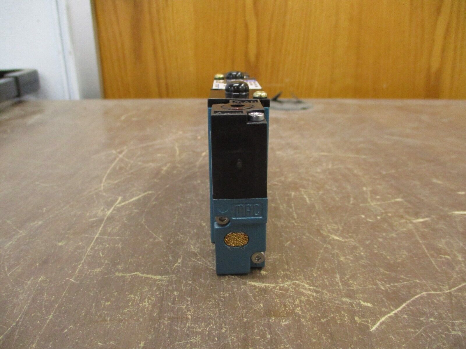 MAC Solenoid Valve 92B-BAF-000-DM-DDAP-1DM New Surplus