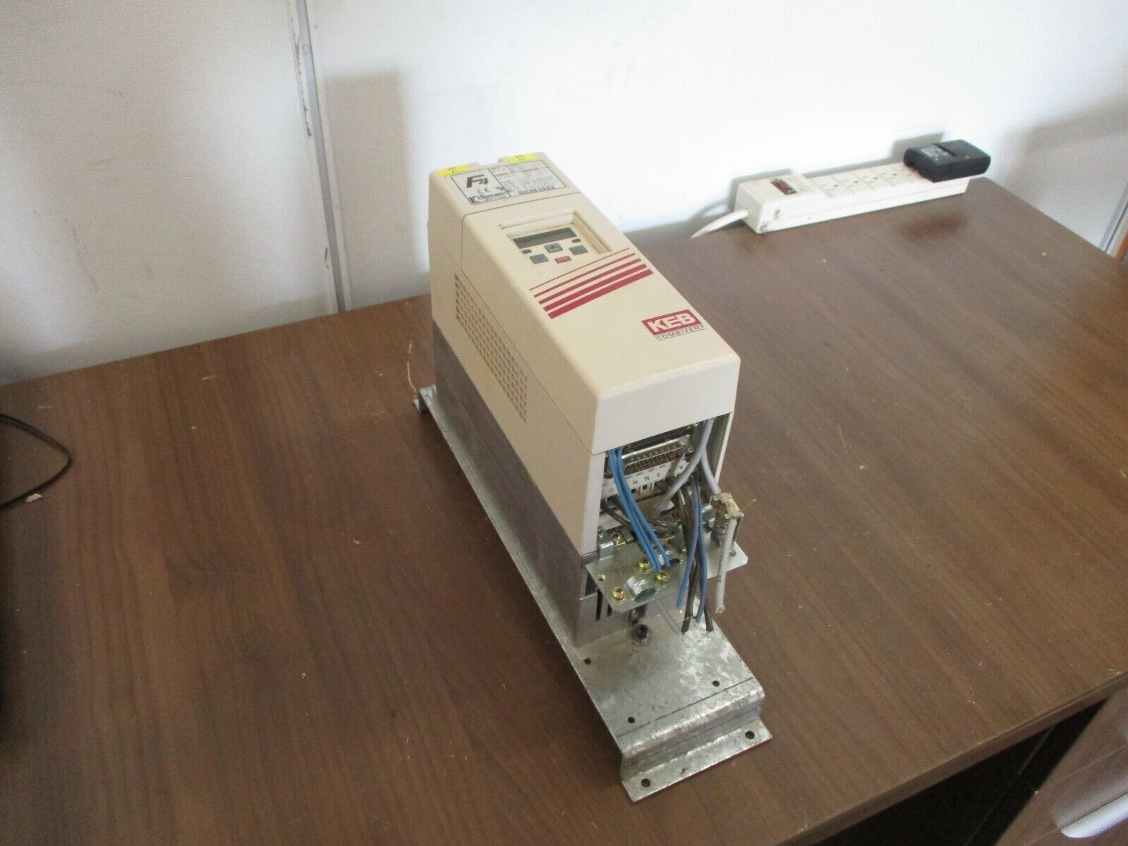 Homag KEB Combivert F4 AC Drive 05 F4 C1D-4A01/1.4 0.37kW/0.5HP 3Ph w/ Keypad