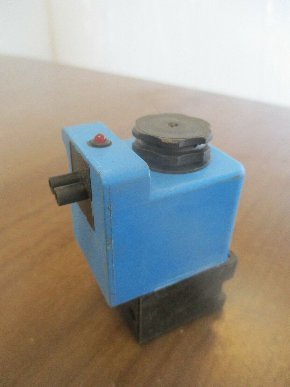 Ross Solenoid Valve Coil 334 B33 24VDC 3.5W Used