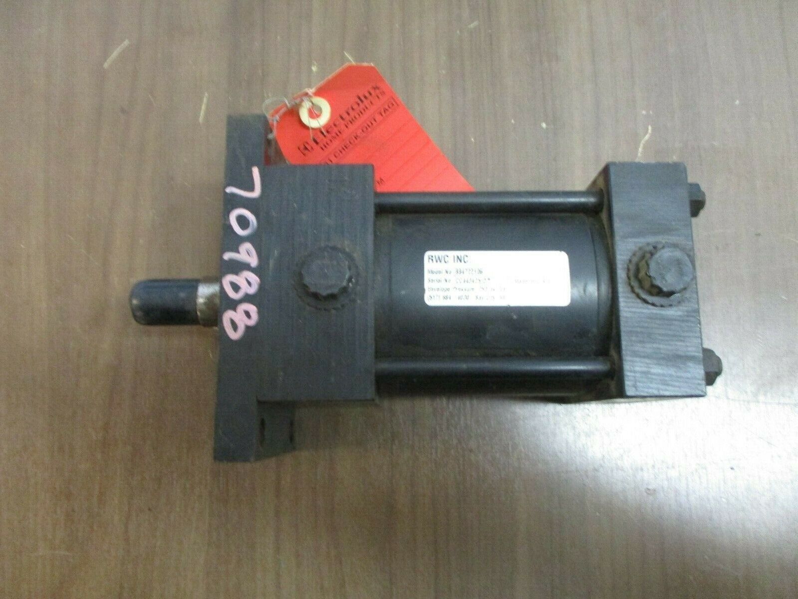 RWC Air Cylinder 884722106 250PSI Used