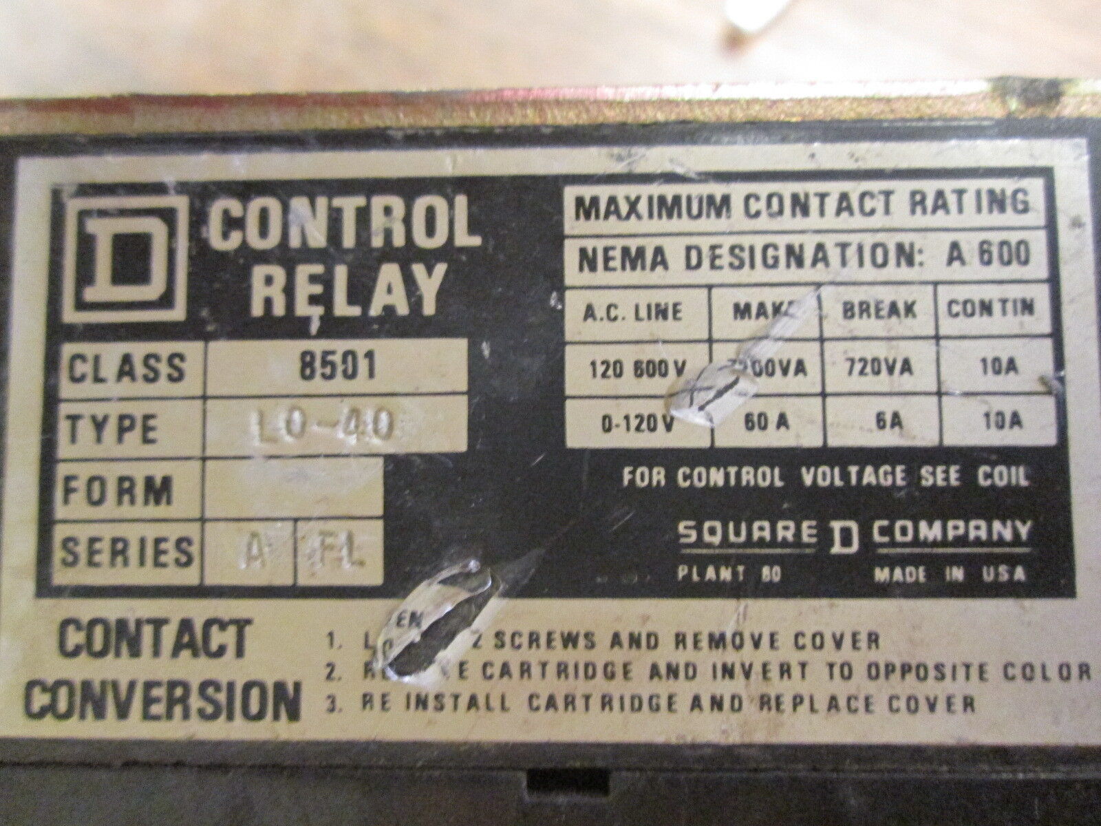 Square D Control Relay 8501 L0-40 120V Coil 8P *Chipped Insulator* Used