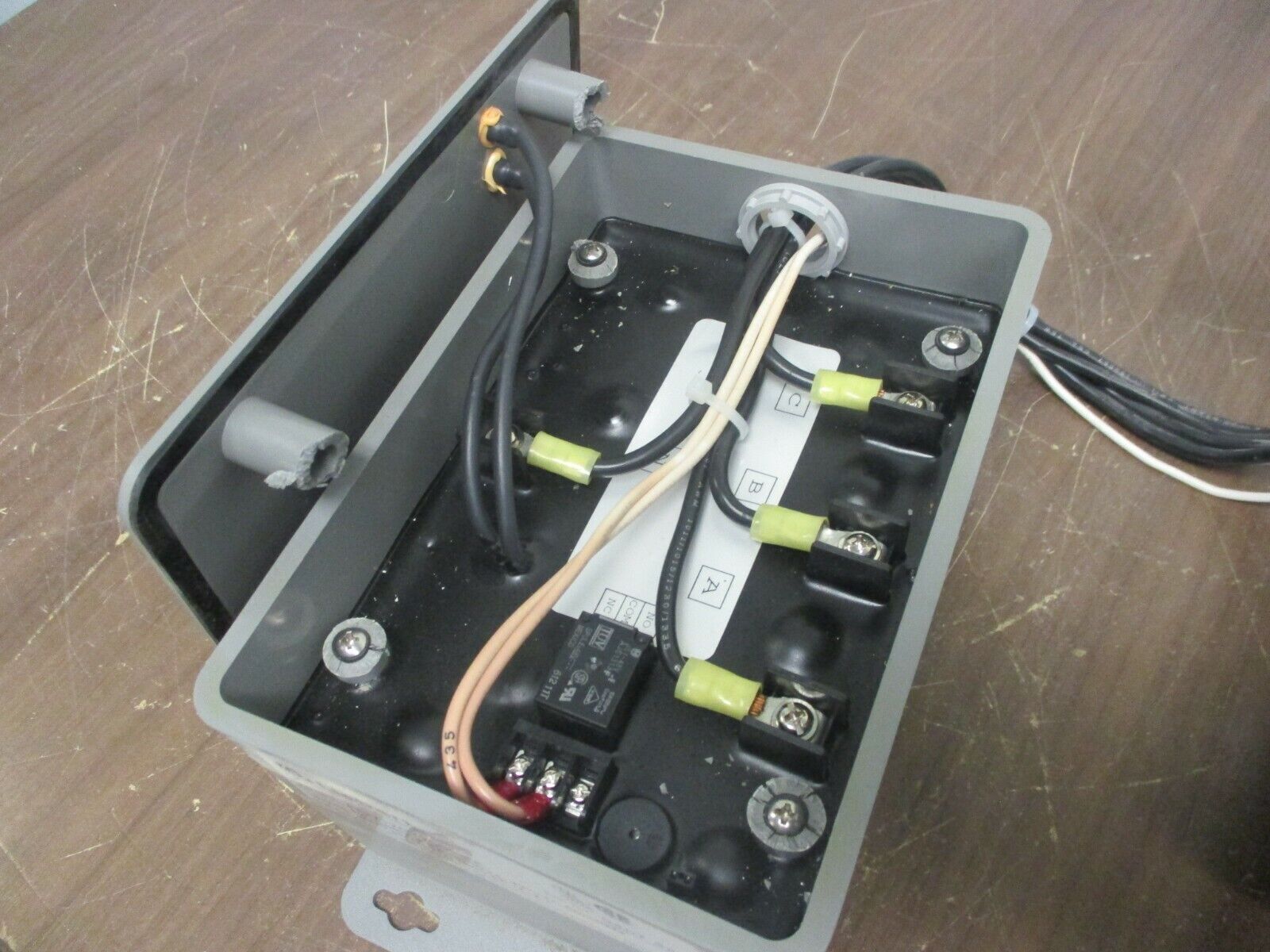 Liebert AccuVar Surge Suppression System ACV120Y200RKE 120/208V 3Ph 4W+G Used