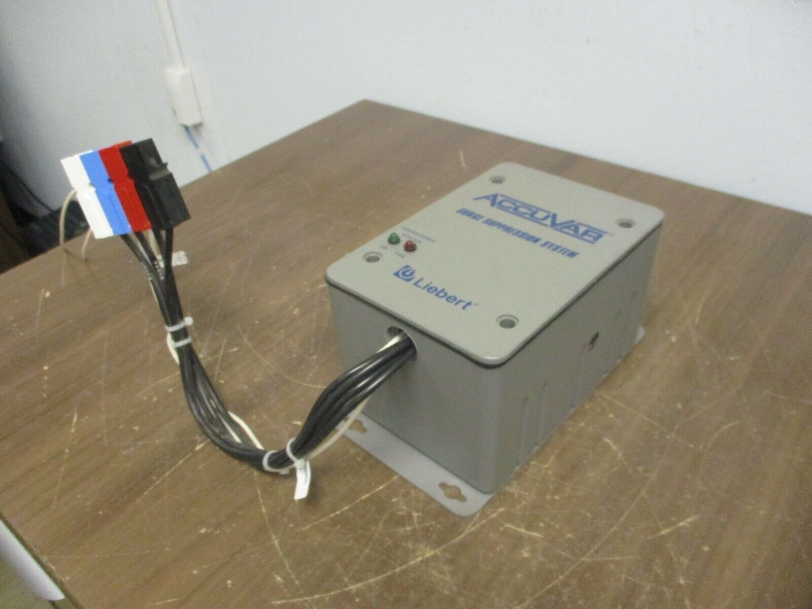 Liebert AccuVar Surge Suppression System ACV120Y200RKE 120/208V 3Ph 4W+G Used
