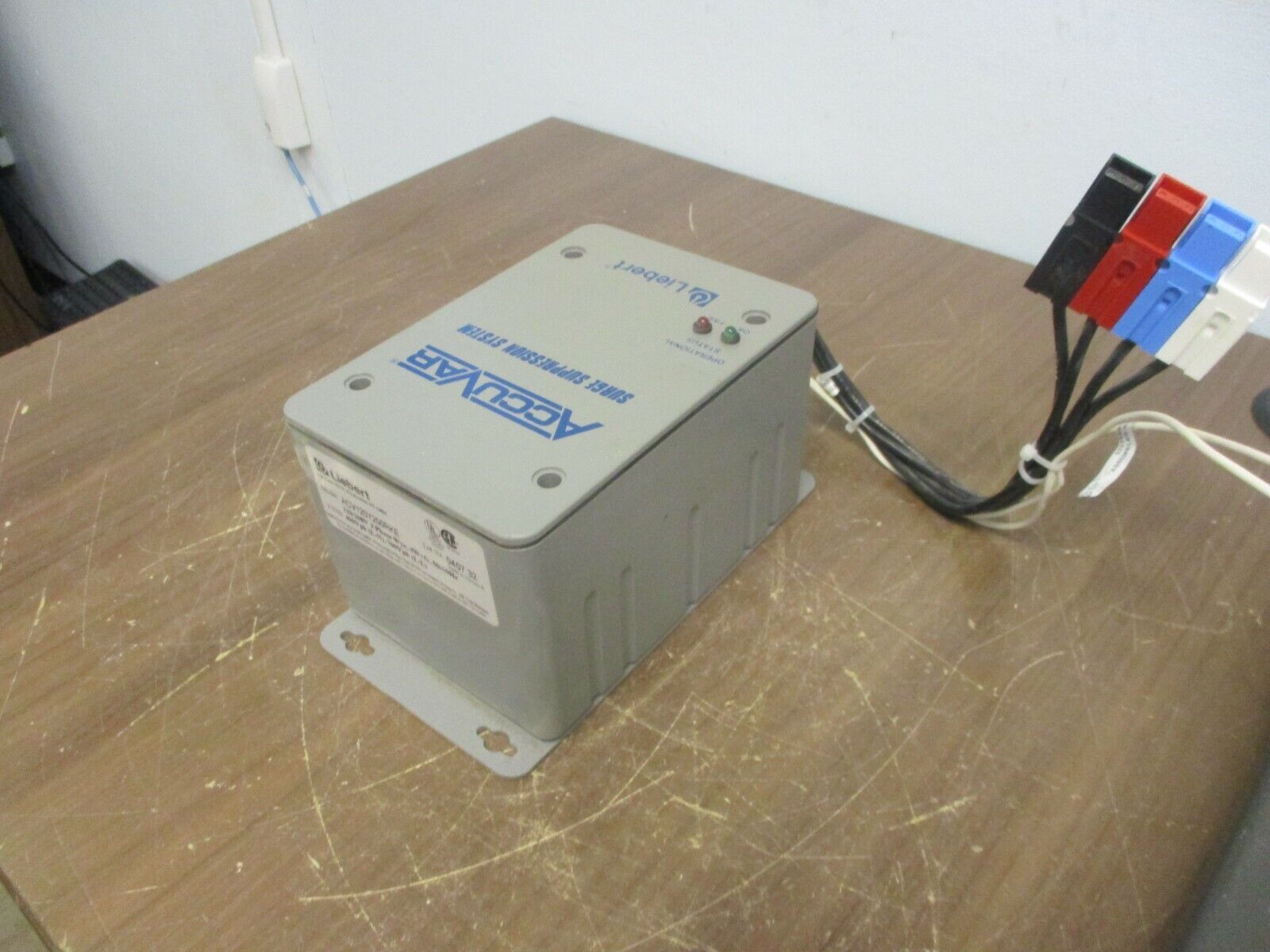 Liebert AccuVar Surge Suppression System ACV120Y200RKE 120/208V 3Ph 4W+G Used