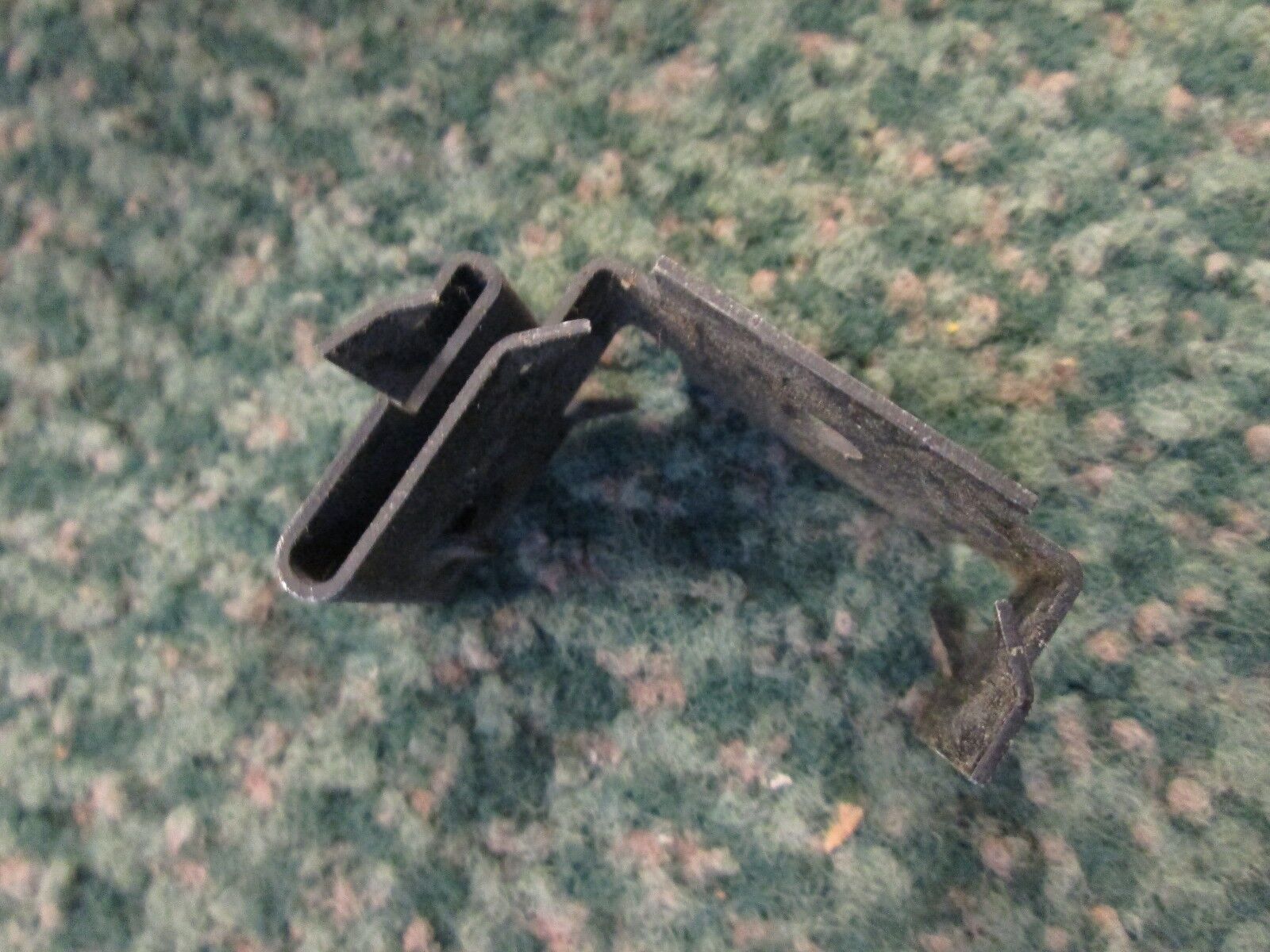 Caddy Support Clips MSF *Approx 115* New Surplus