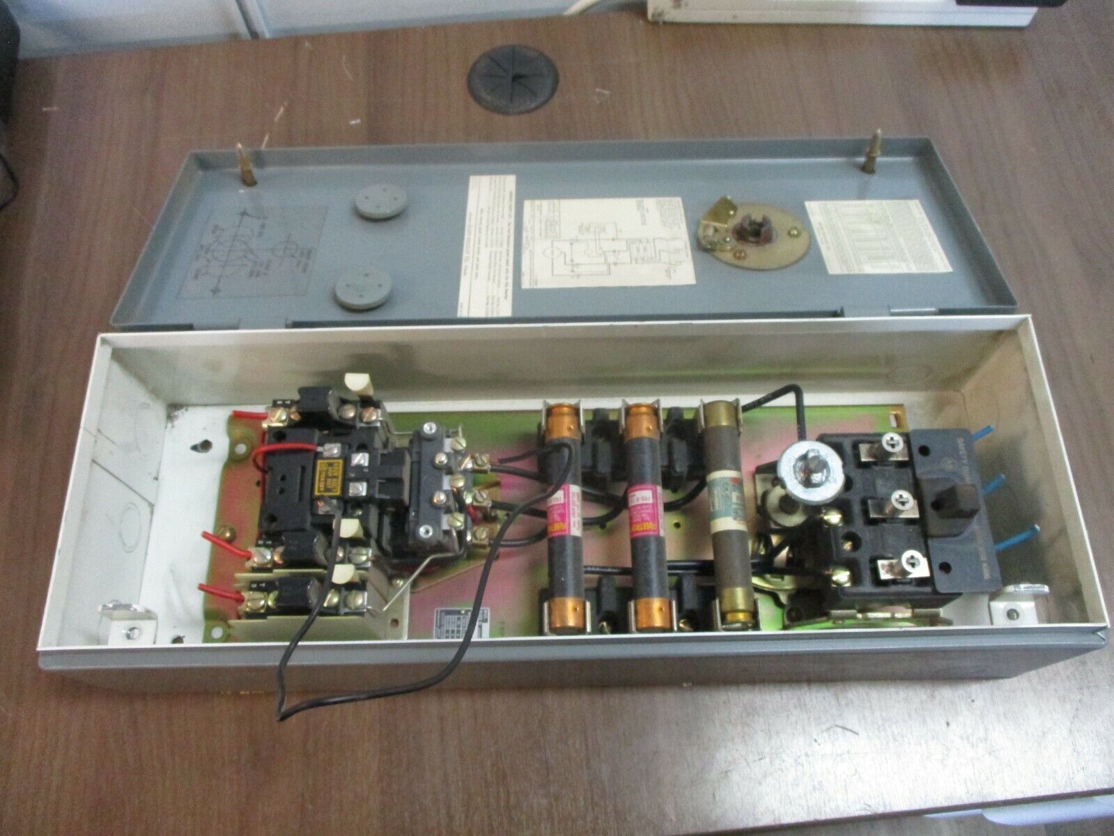 Allen-Bradley Fusible Size 0 Combination 885229 Ser. K 480V Coil Used