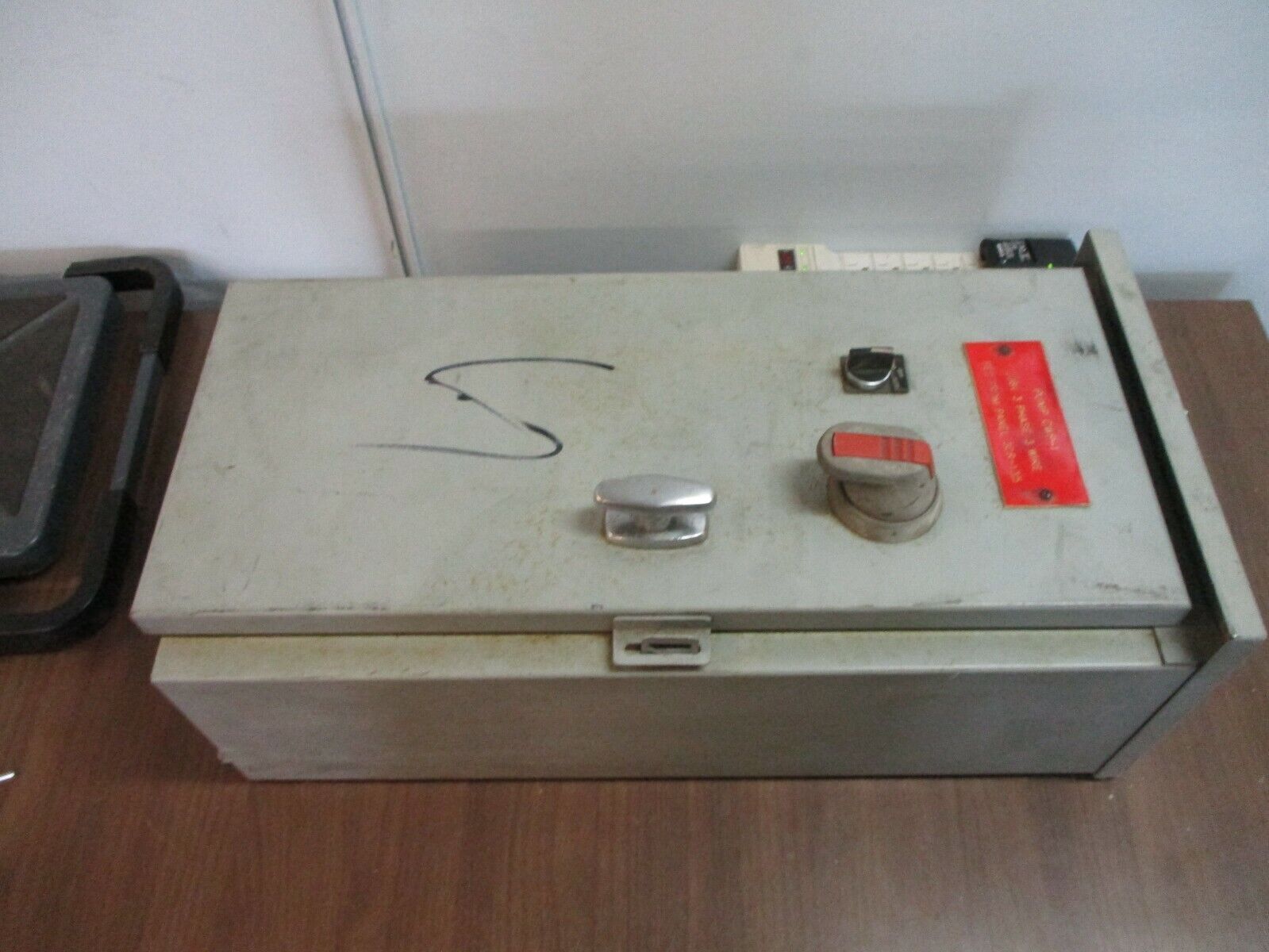 ABB 3R Breaker Combination A16-30-10 120V Coil Trip: 13-19A Used