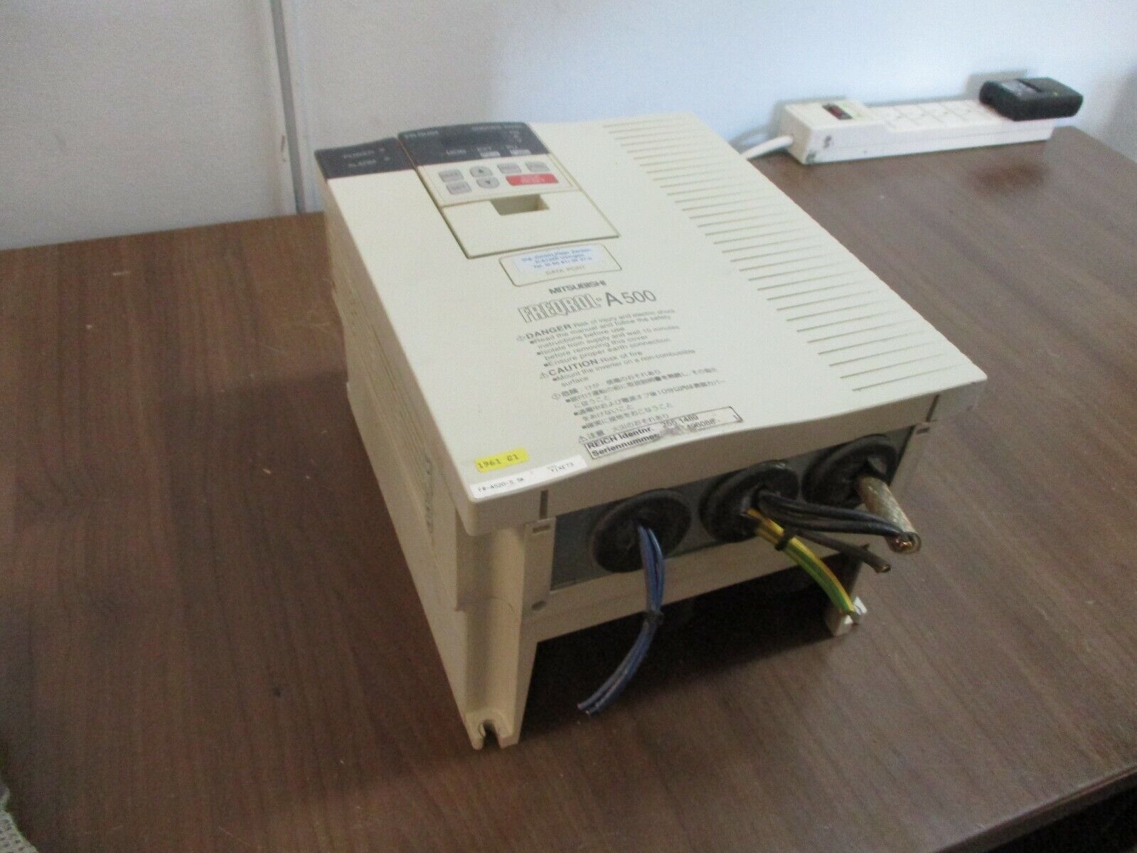 Mitsubishi Freqrol A500 AC Drive FR-A520-5.5K 5.5kW 3Ph w/ Keypad Used