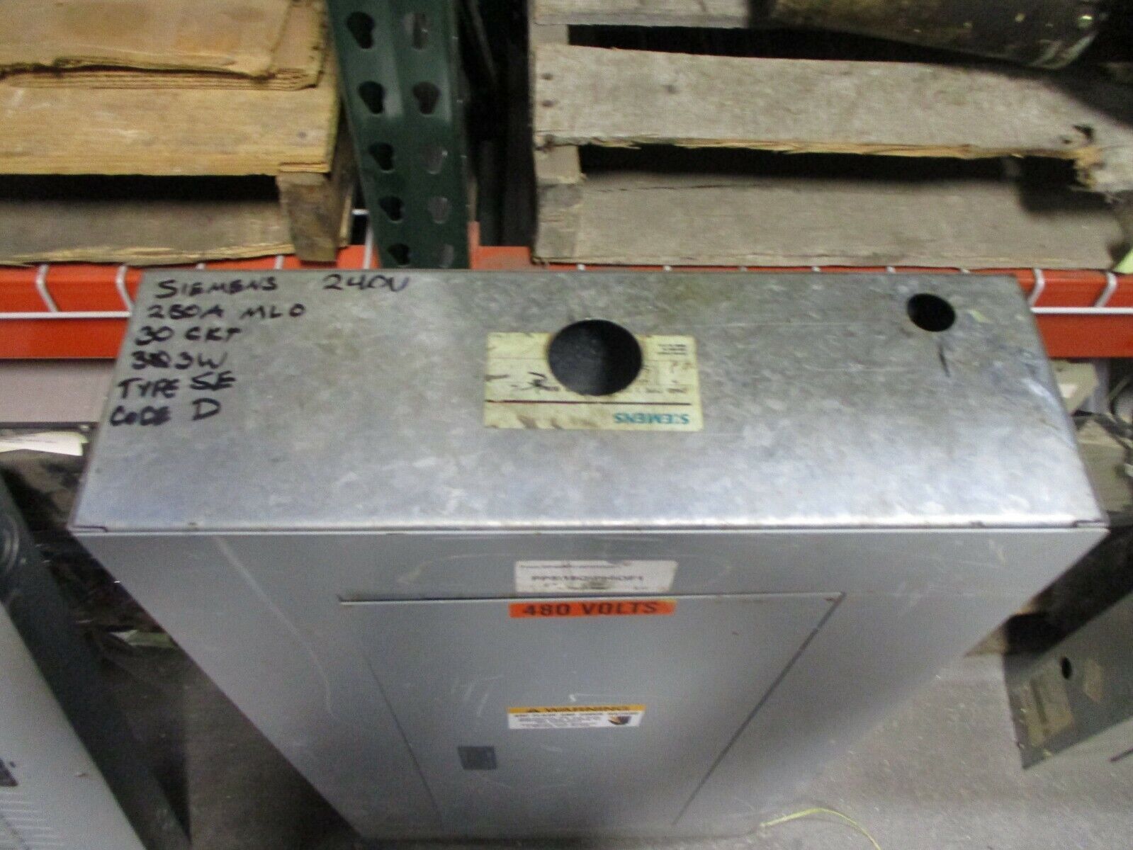 Siemens Main Lug Breaker Panel SEF30ML250CTS 250A Max 240V 3P 3W 30-Slot Used