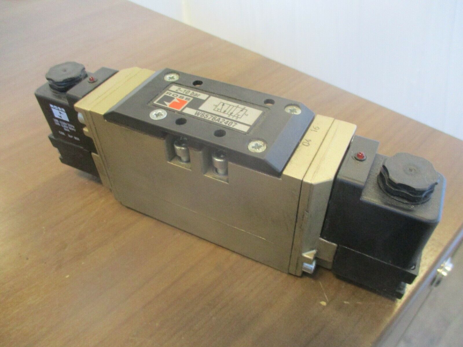Ross Solenoid Valve W6576A2407 2-10 bar Used