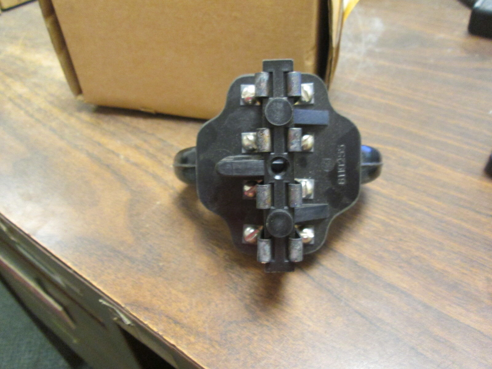 GE Test Plug 6129533G1-QC 4 Poles New Surplus