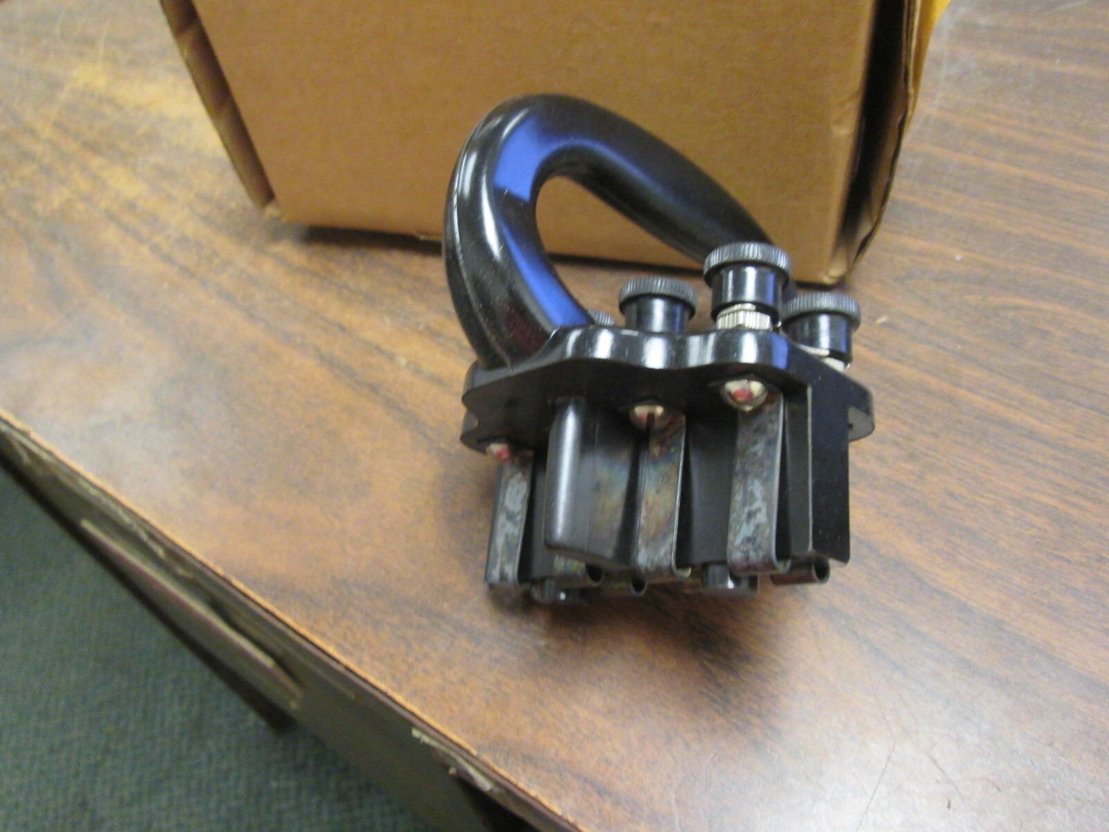 GE Test Plug 6129533G1-QC 4 Poles New Surplus