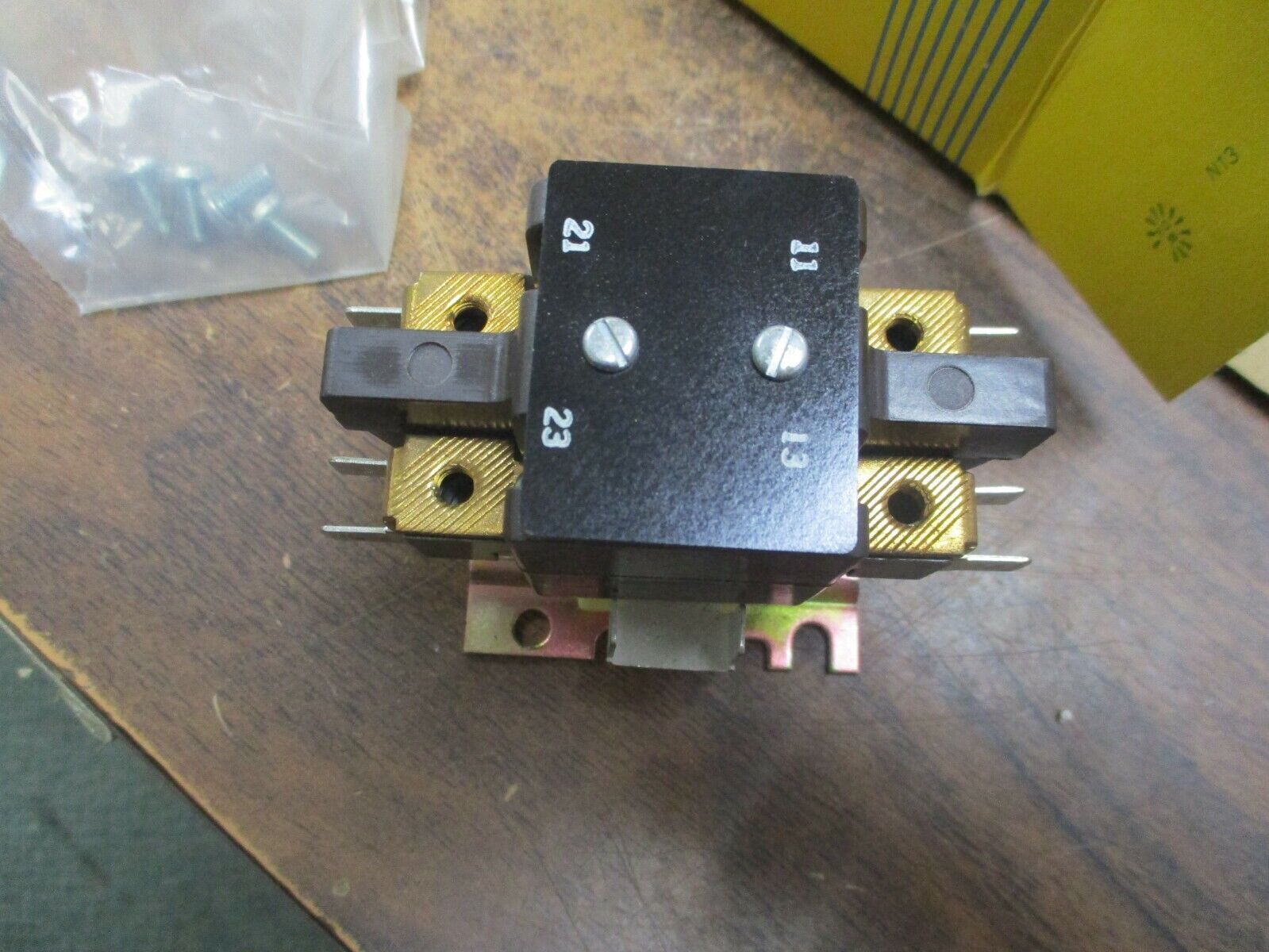 Carrier Contactor HN 52KC 052 120V Coil 30A 2P New Surplus