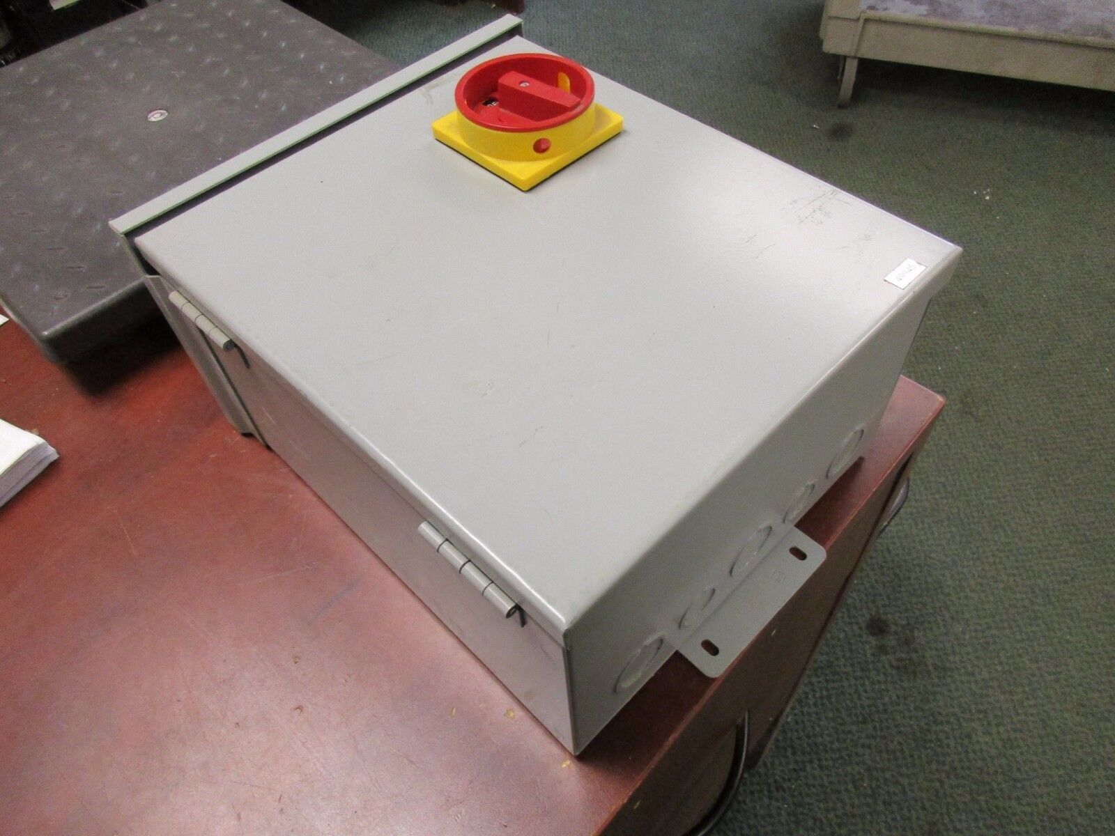 Carlo Gavazzi Enclosed Starter w/ Disconnect CGC-9A(D) Size 00 3R Enclosure