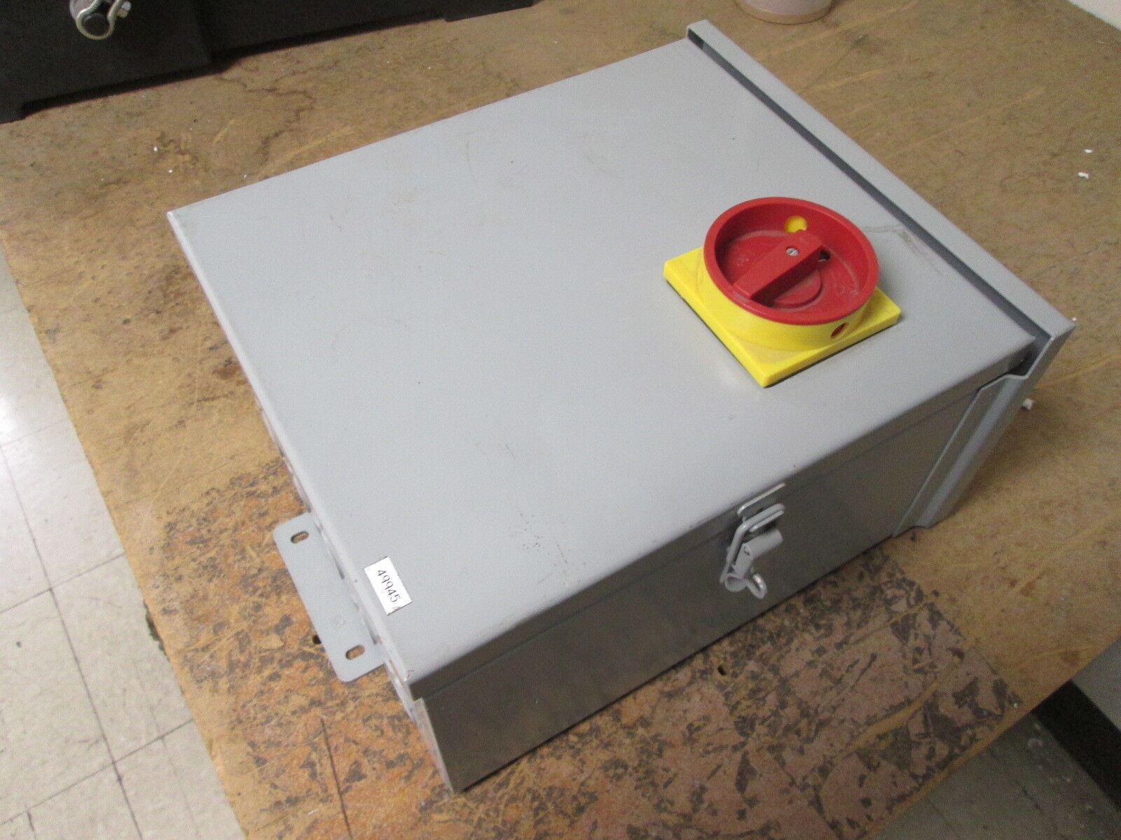 Carlo Gavazzi Enclosed Starter w/ Disconnect CGC-9A(D) Size 00 3R Enclosure