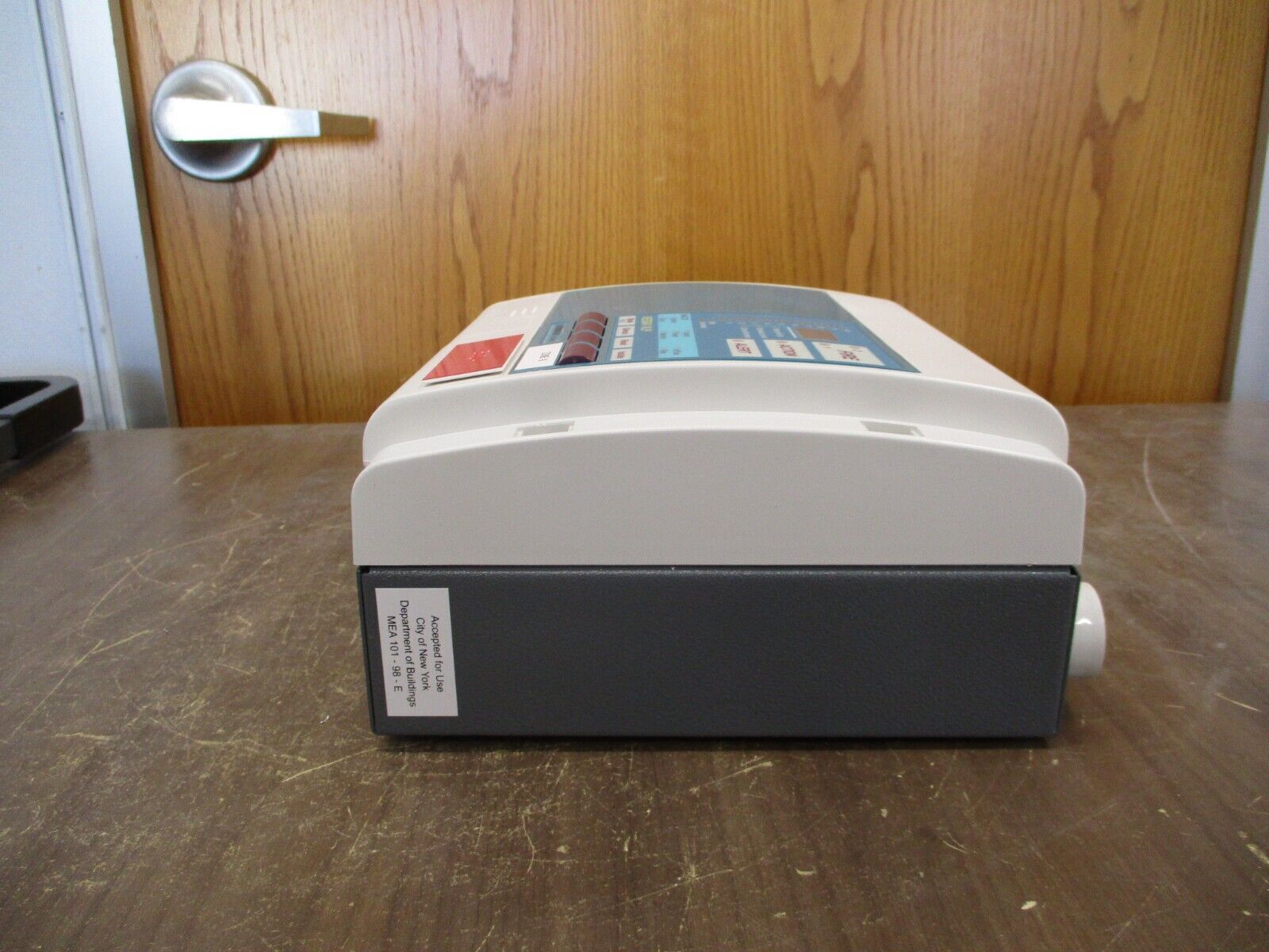 Xtralis Vesda VLP Aspirating Smoke Detector VLP-400 18-30VDC w/ Keypad Used