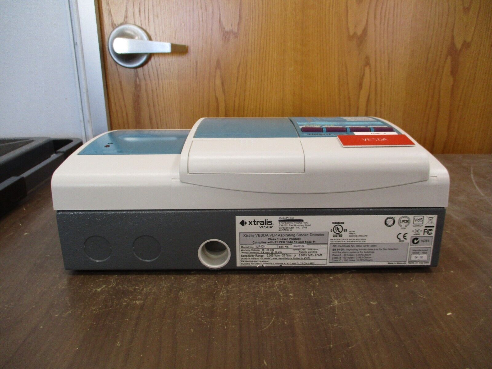 Xtralis Vesda VLP Aspirating Smoke Detector VLP-400 18-30VDC w/ Keypad Used
