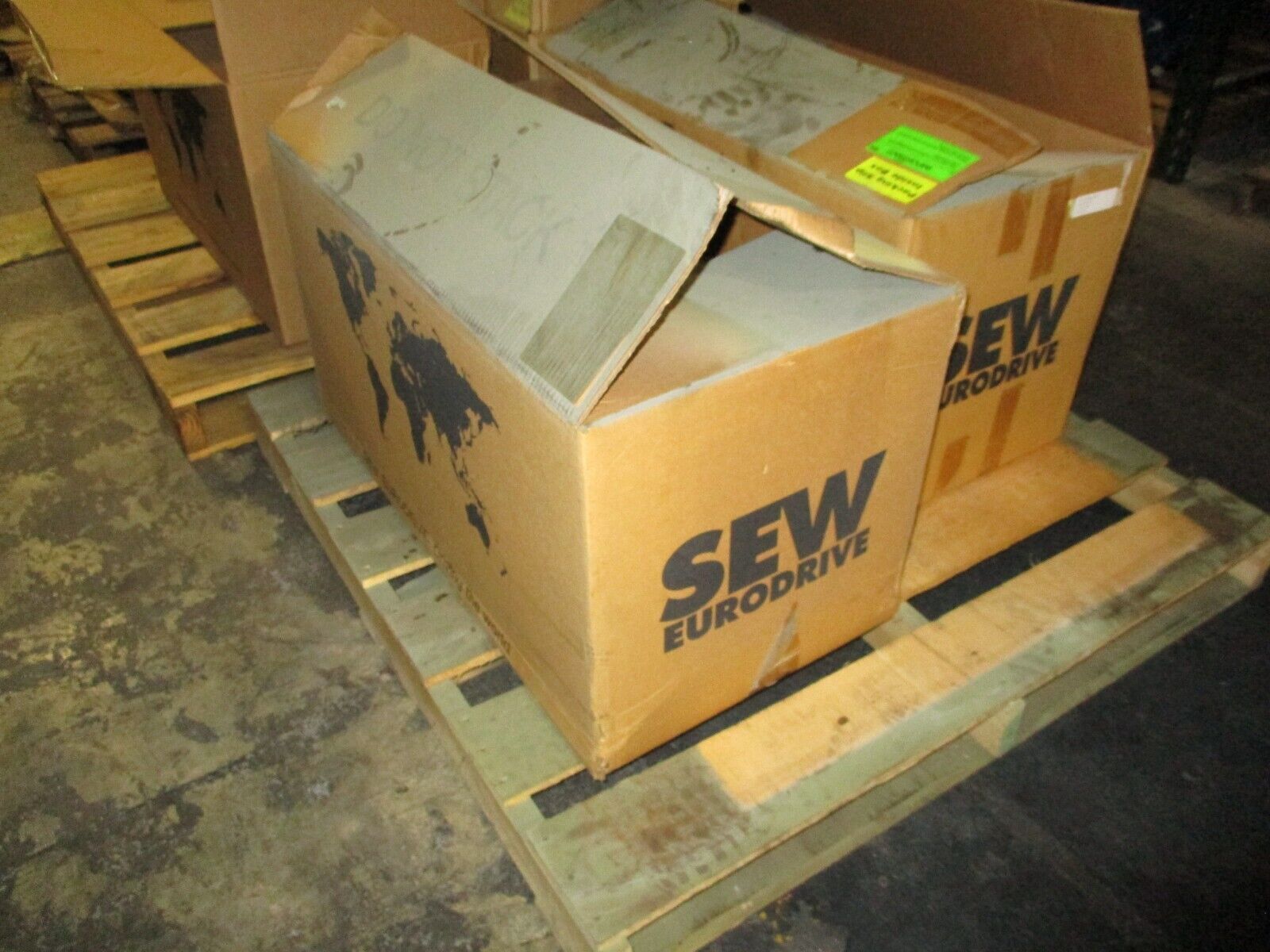 SEW-EURODRIVE Gearmotor SA67 DRN100LM4 1762/51 RPM New Surplus