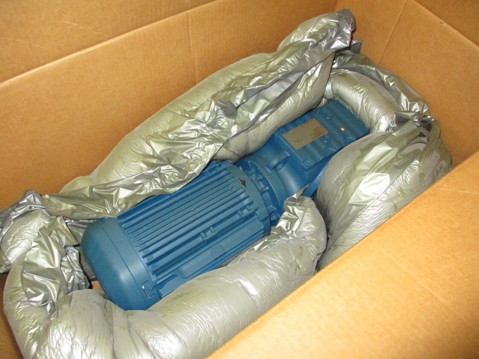 SEW-EURODRIVE Gearmotor SA67 DRN100LM4 1762/51 RPM New Surplus