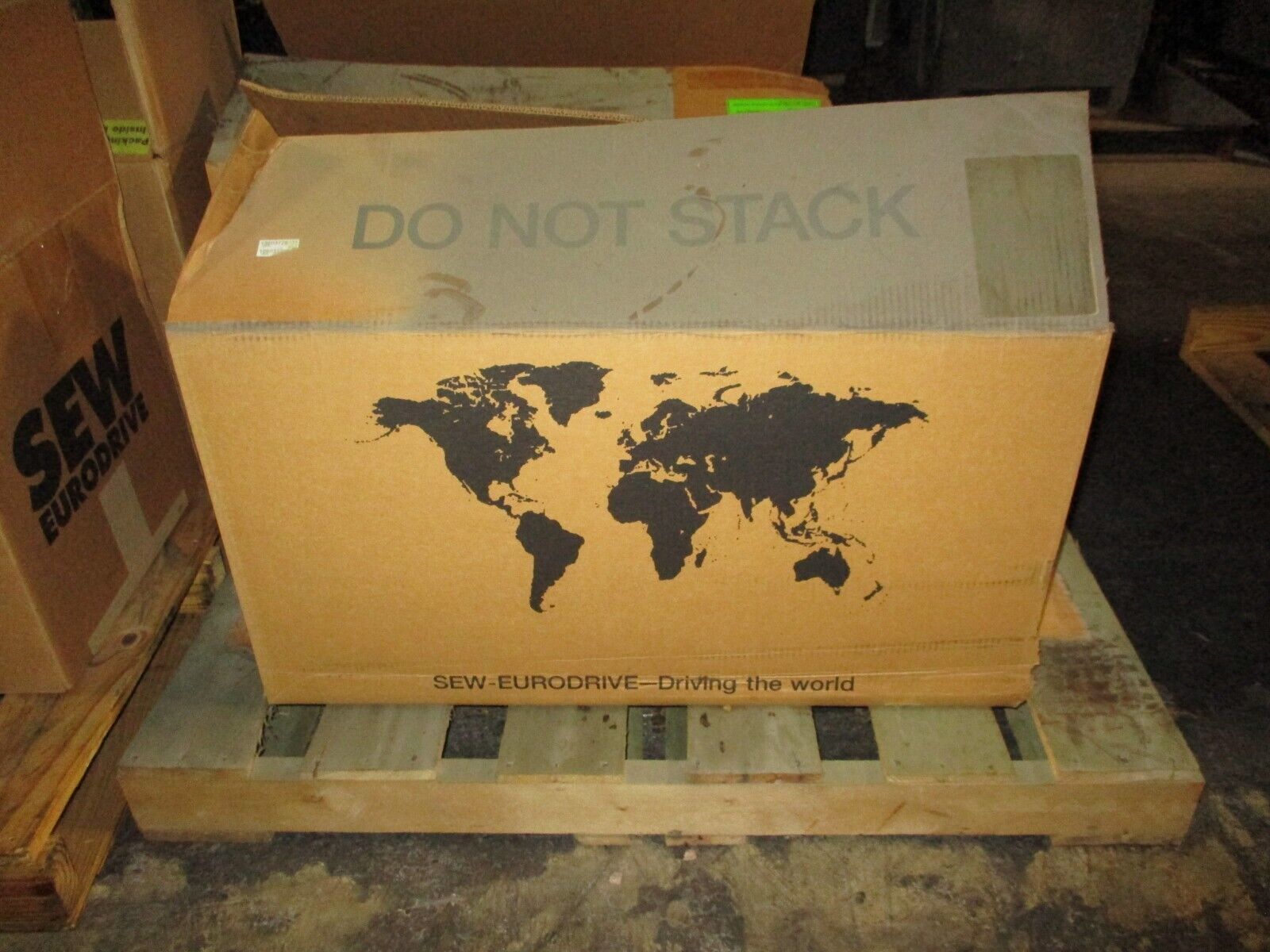 SEW-EURODRIVE Gearmotor SA67 DRN100LM4 1762/51 RPM New Surplus