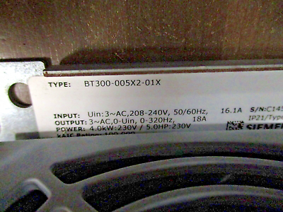Siemens AC Drive BT300-005X2-01X 5HP 3Ph Output: 0-Uin 0-320Hz 18A w/ Keypad
