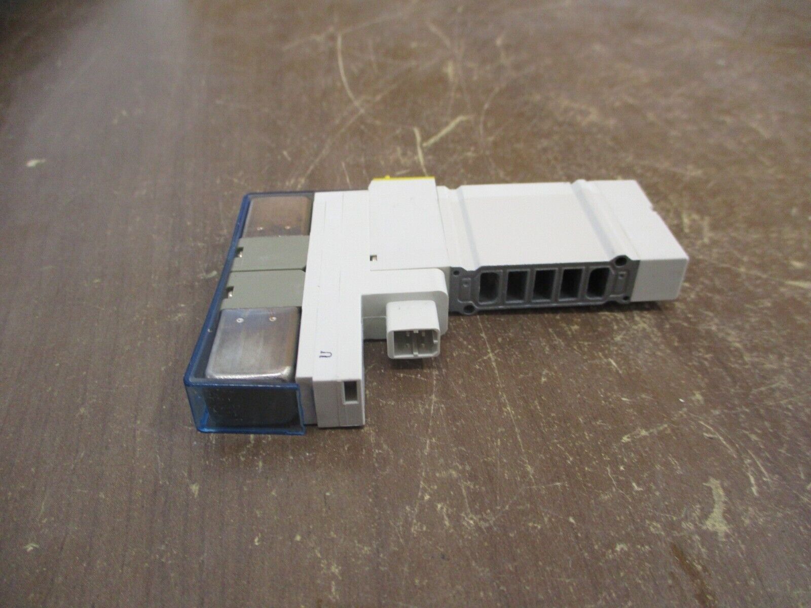 SMC Solenoid Valve SY3A00-5UF1 24VDC 0.15-0.7 MPa Used