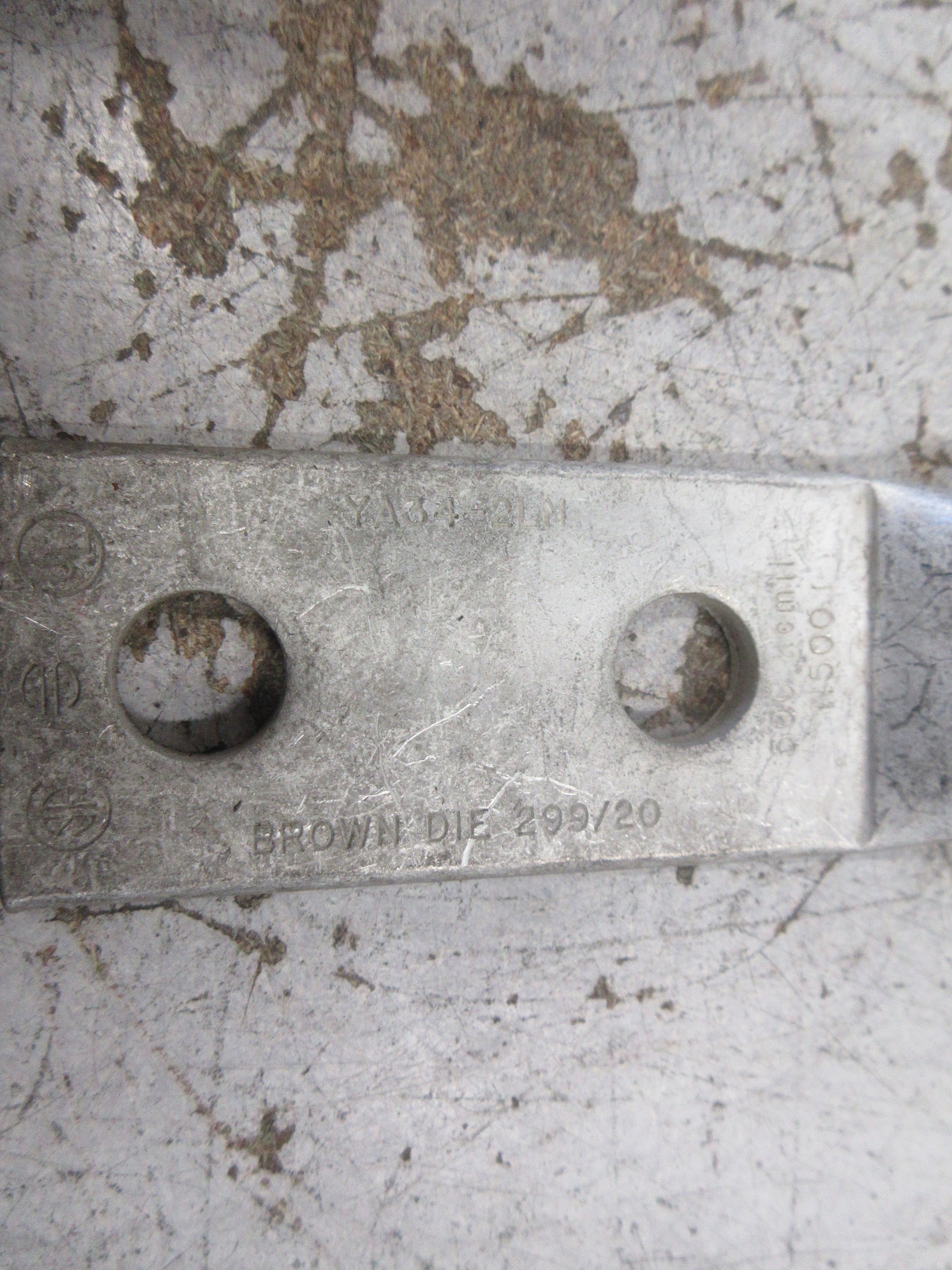 Burndy Crimp Lug YA34-2LN 500Kcmil CU *No Box* New Surplus