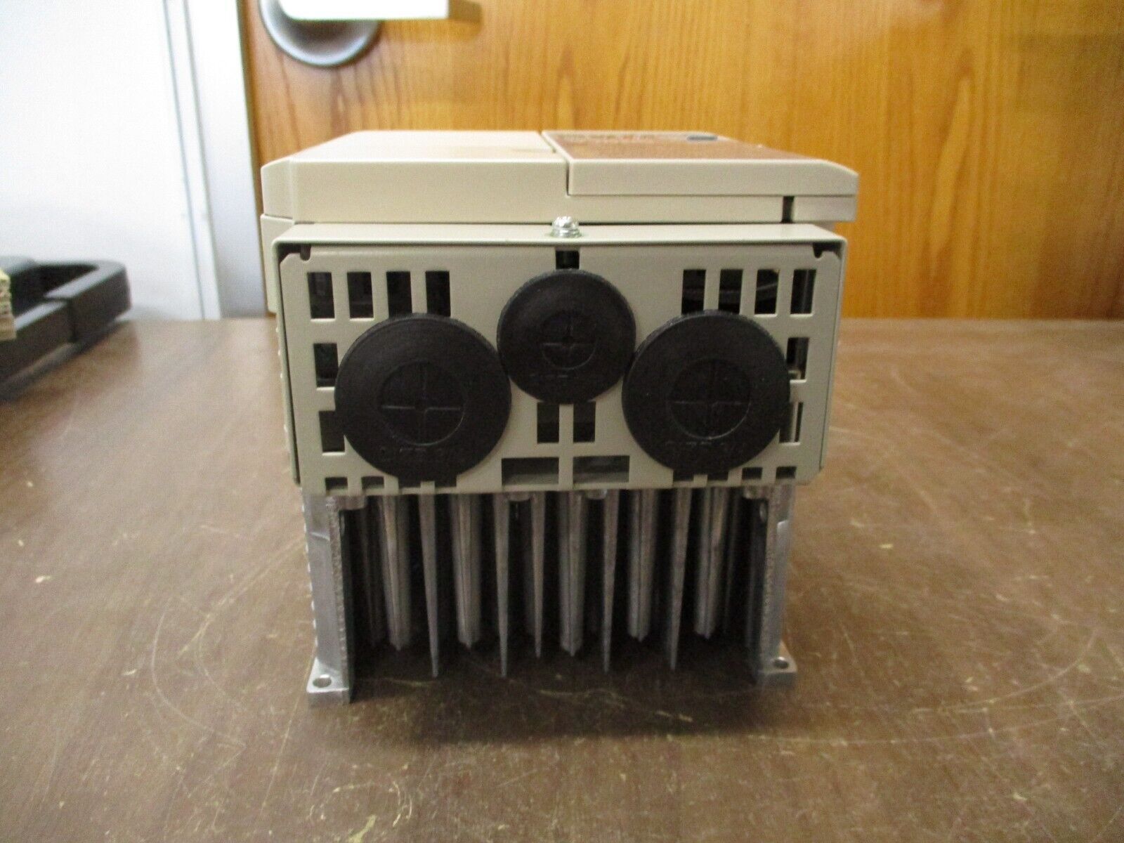 Yaskawa V1000 AC Drive CIMR-VU4A0011FAA Rev. C 7.5HP 380-480V New Surplus