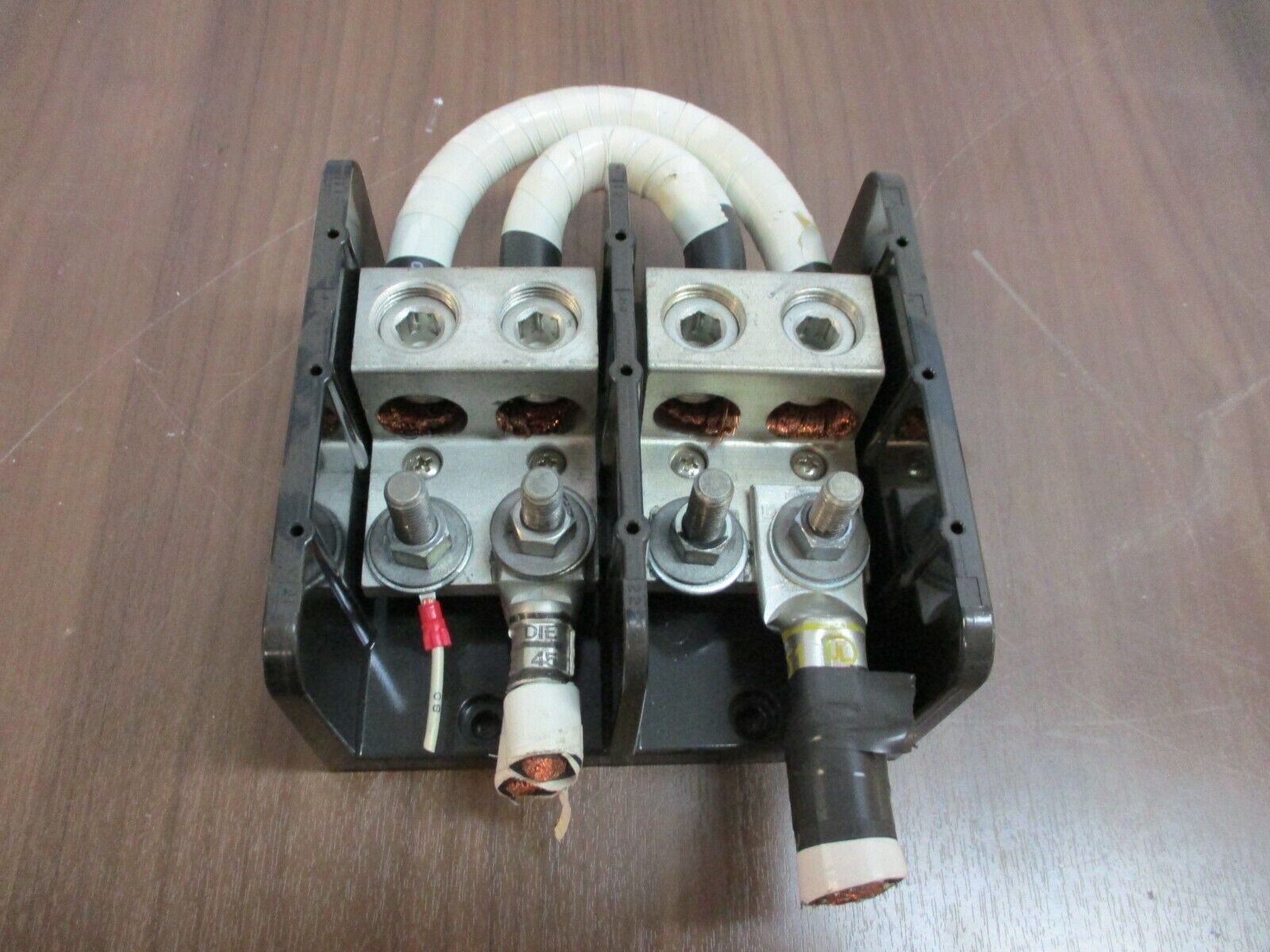 Marathon Power Distribution Block, 1452205, 600V, 2P, 380A, Line:500MCM-4, Used