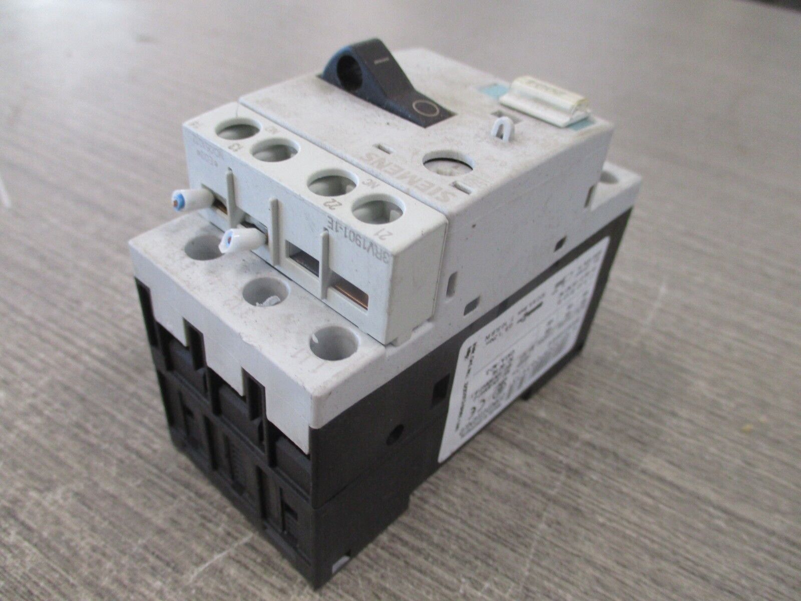 Siemens Sirius Manual Starter 3RV1011-0FA10 Trip: 0.35-0.5A Used