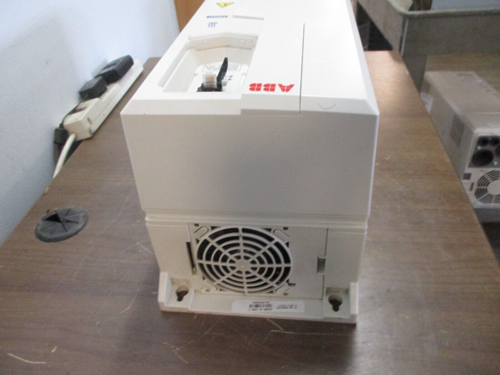 ABB ACH580 AC Drive ACH580-01-059A-2+J429 20HP 3Ph *No Keypad* Used