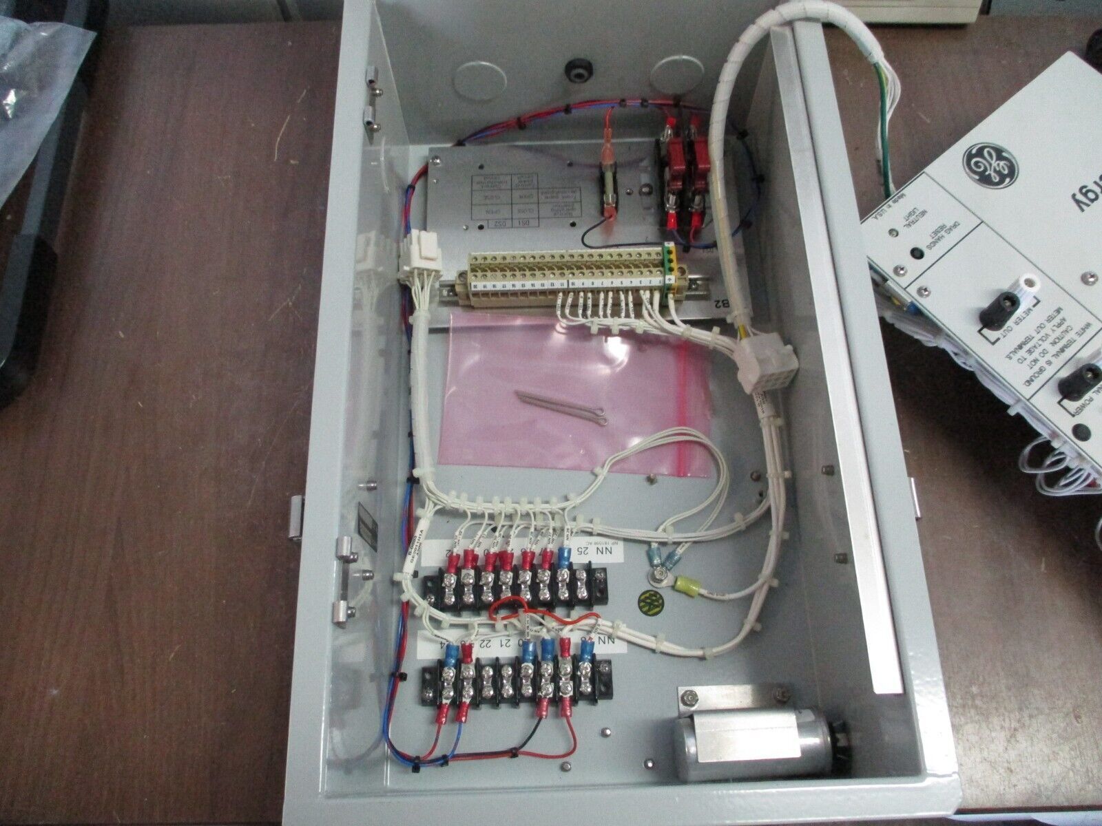 GE GE-2011 Voltage Regulator Control GE-2011C-6SL S/W: D-0146V08.12.01 Used